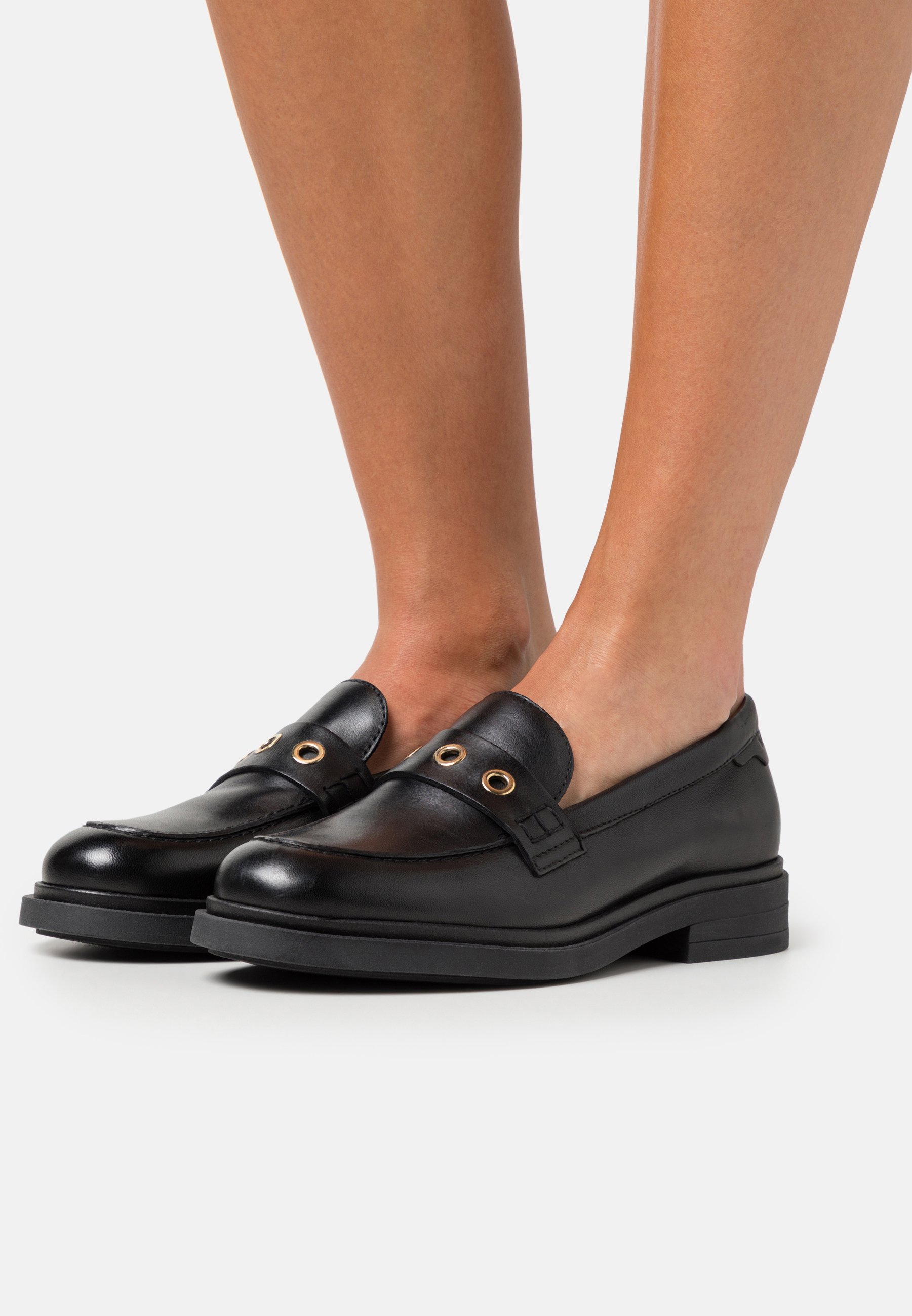 PAULA- Slip-ons