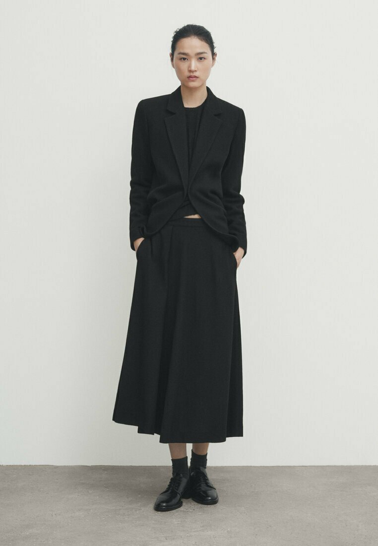 Pleated skirt