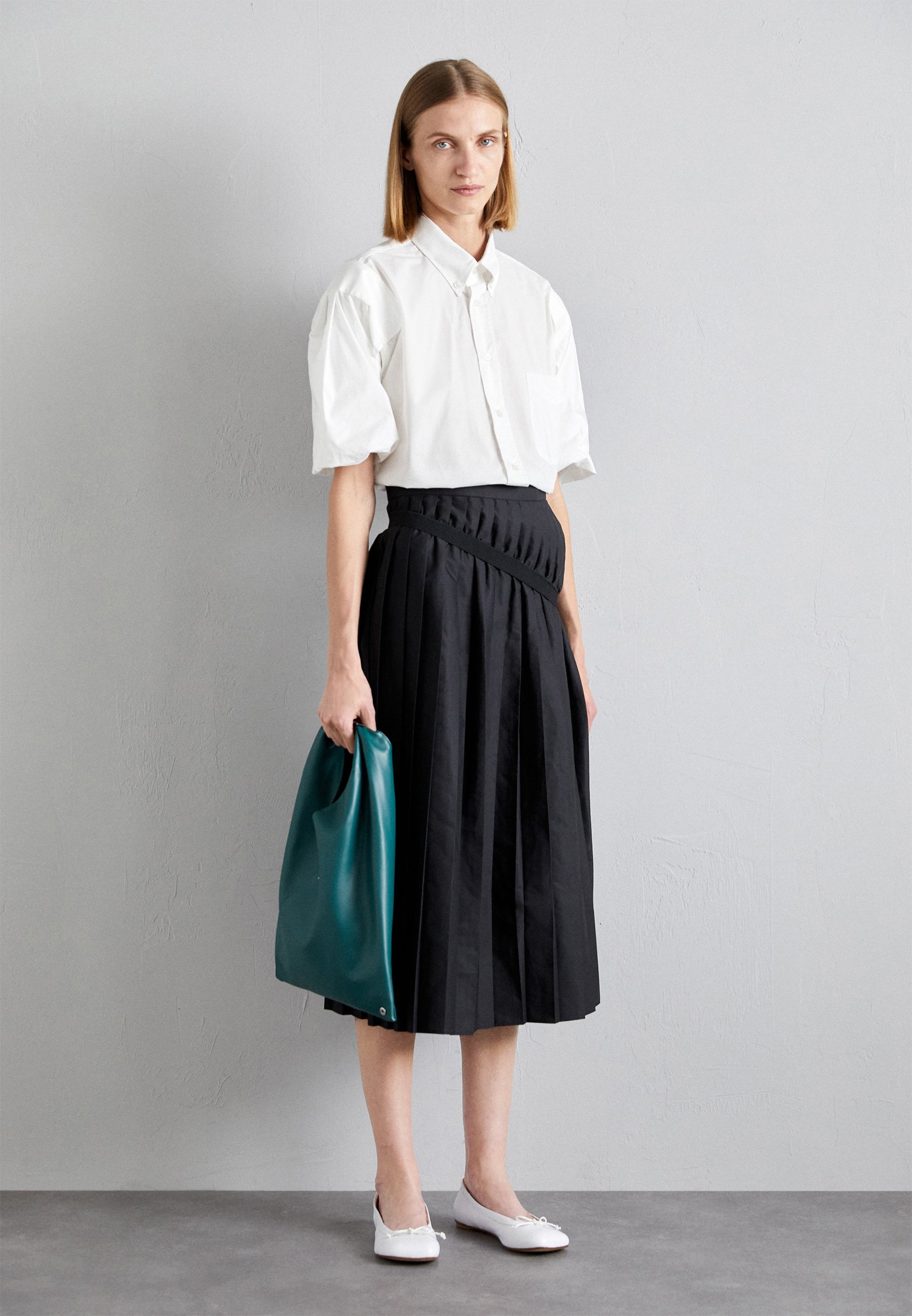 MIDI- Pleated skirt