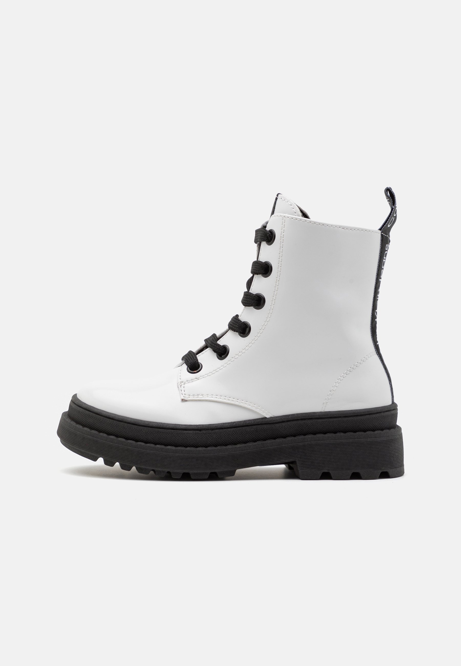 Lace-up ankle boots