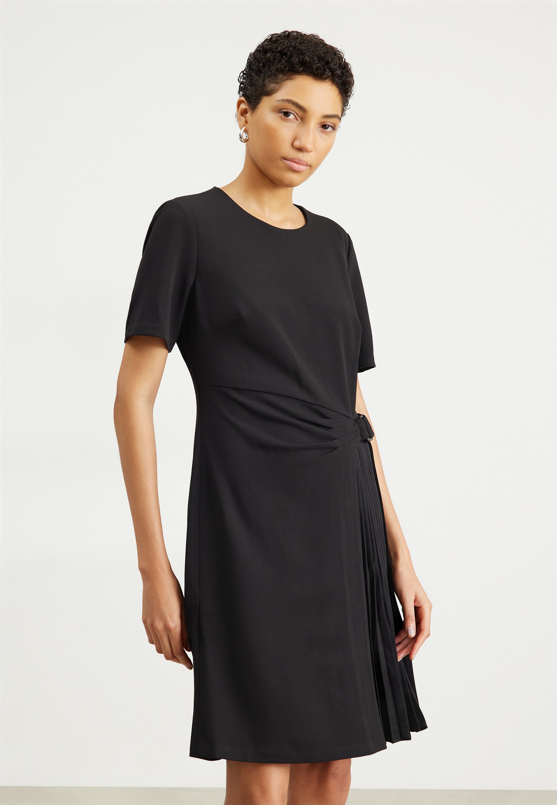 JEWEL NECK- Shift dress