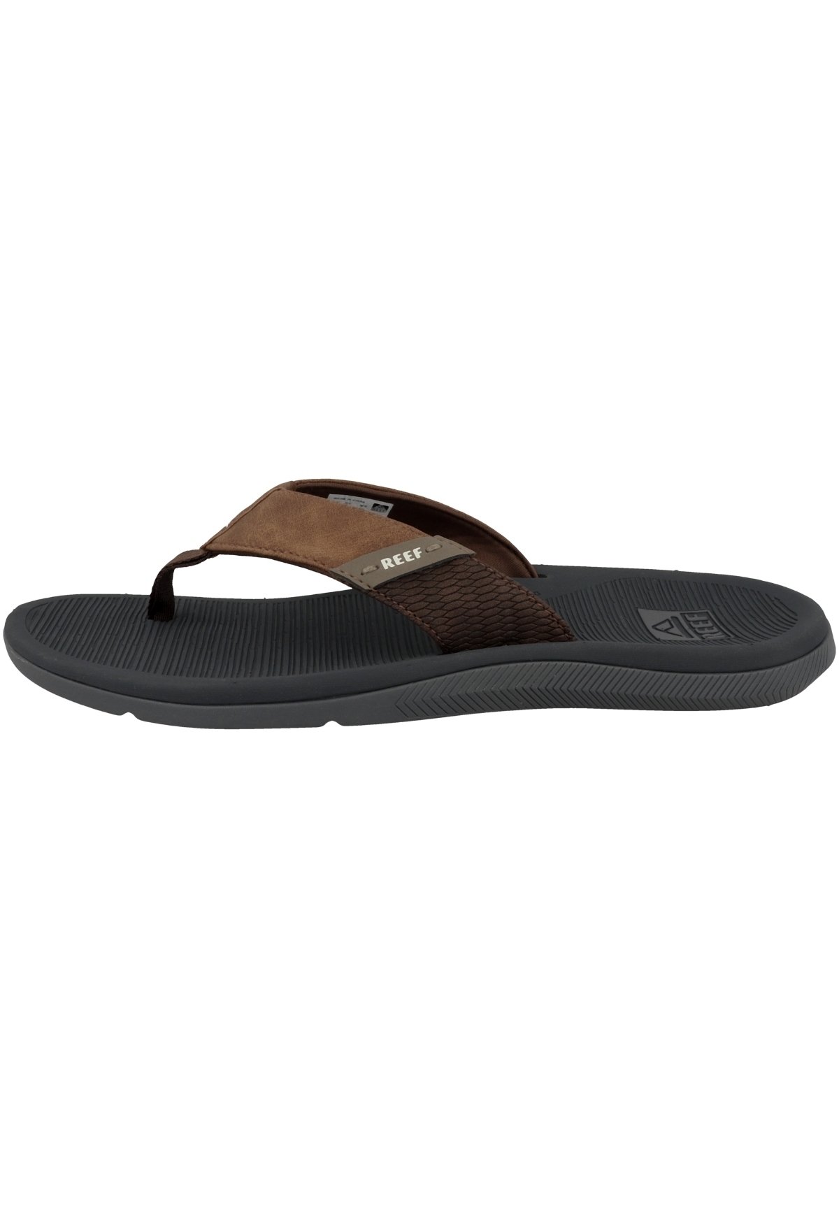 SANTA ANA- Pool shoes