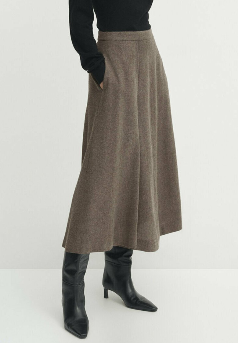 Pleated skirt