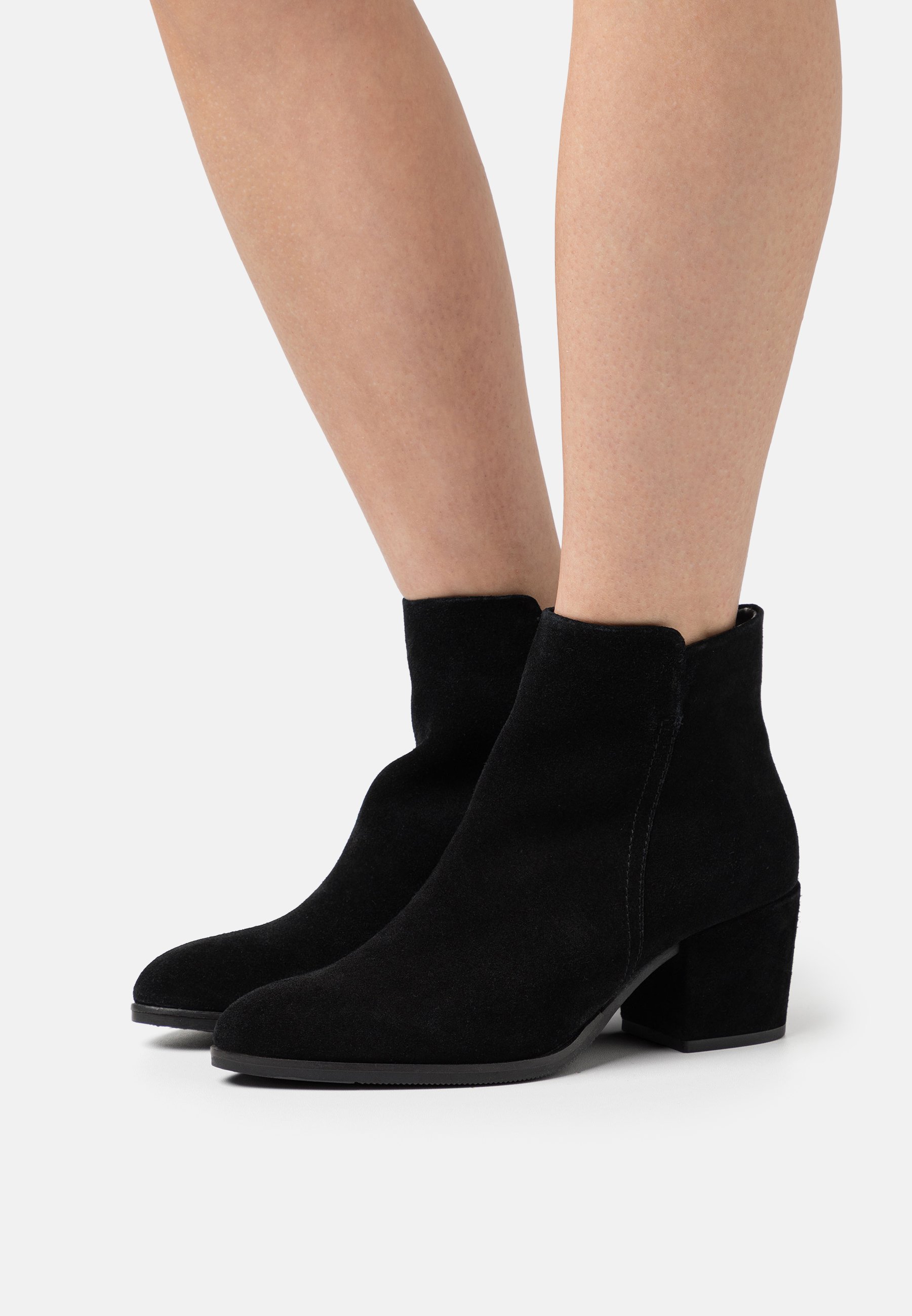 LEATHER- Ankle boots
