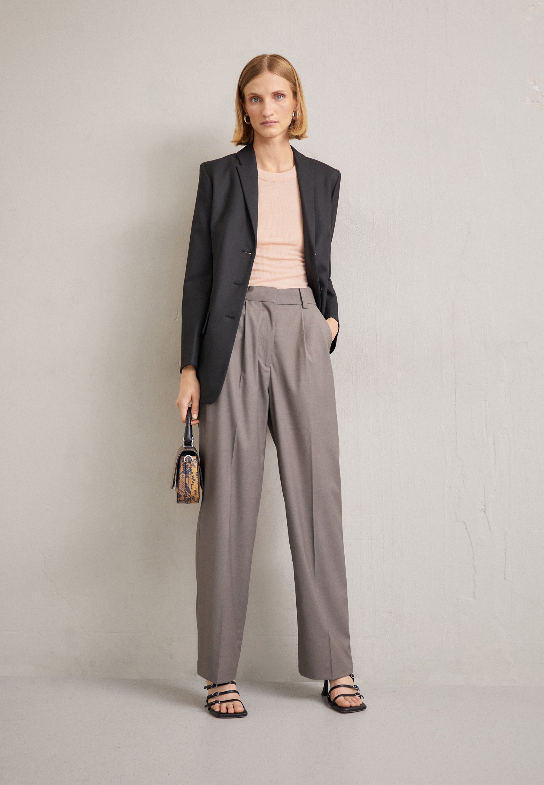 ESSENTIALS PORTER - Short coat