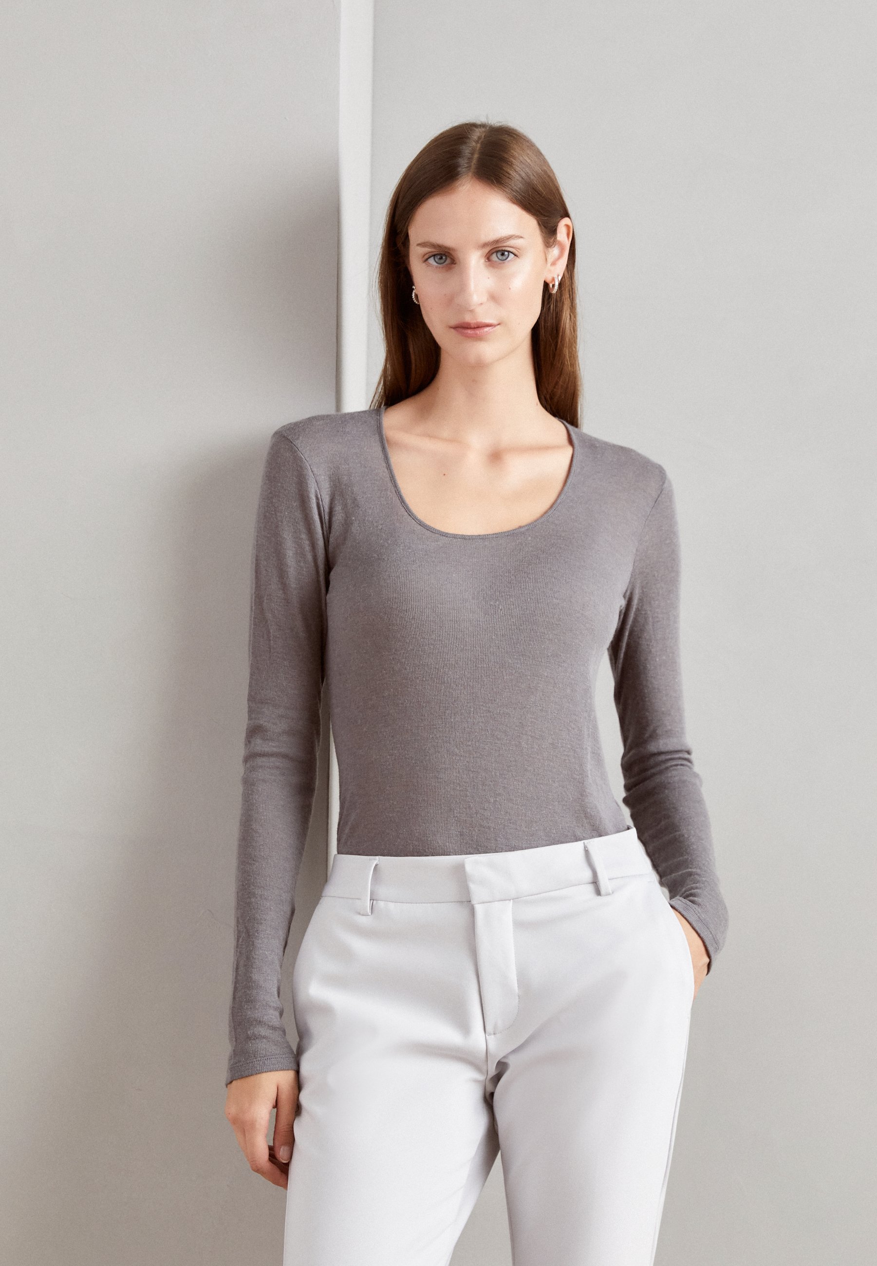 Long sleeved top