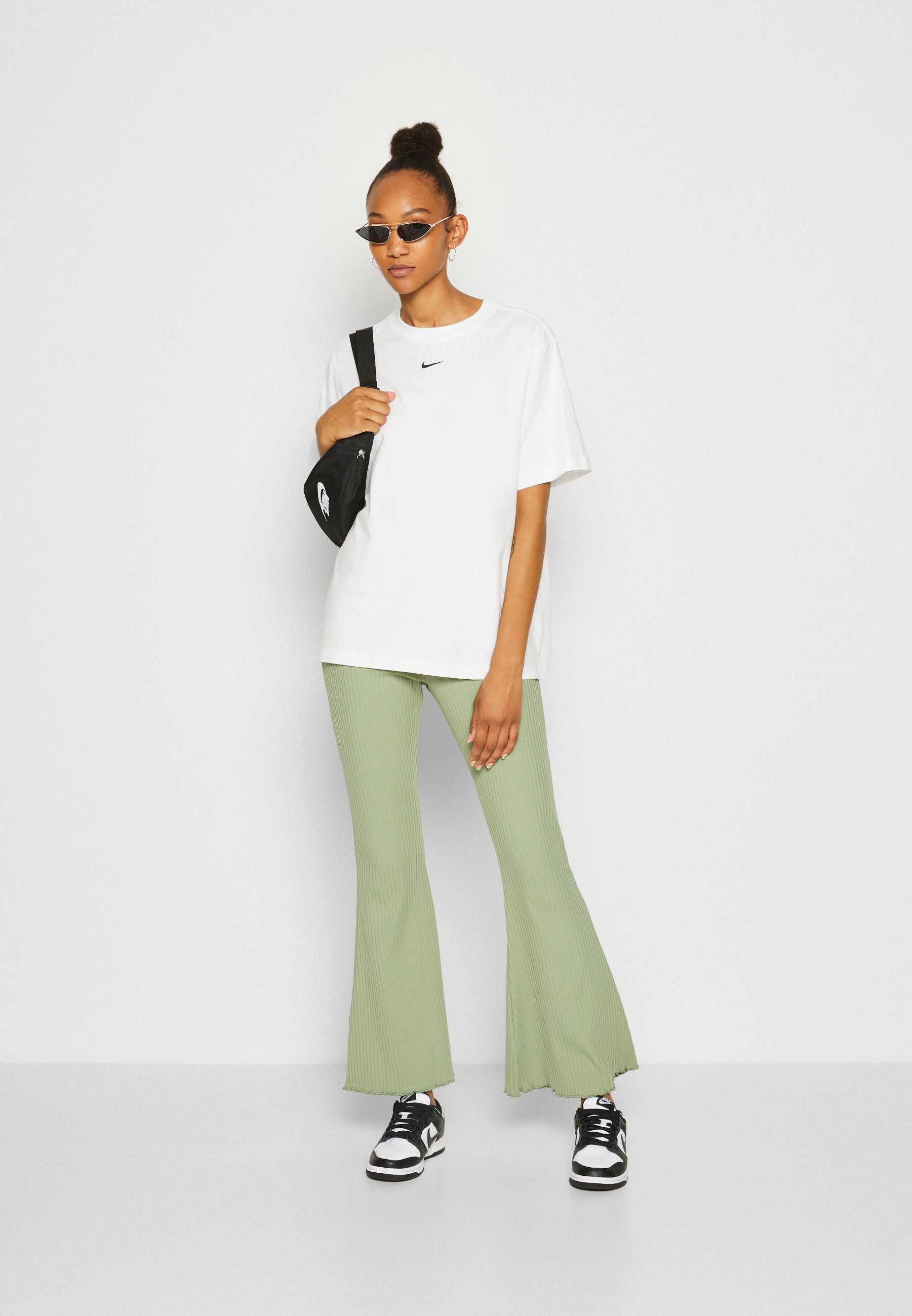 TEE - Basic T-shirt