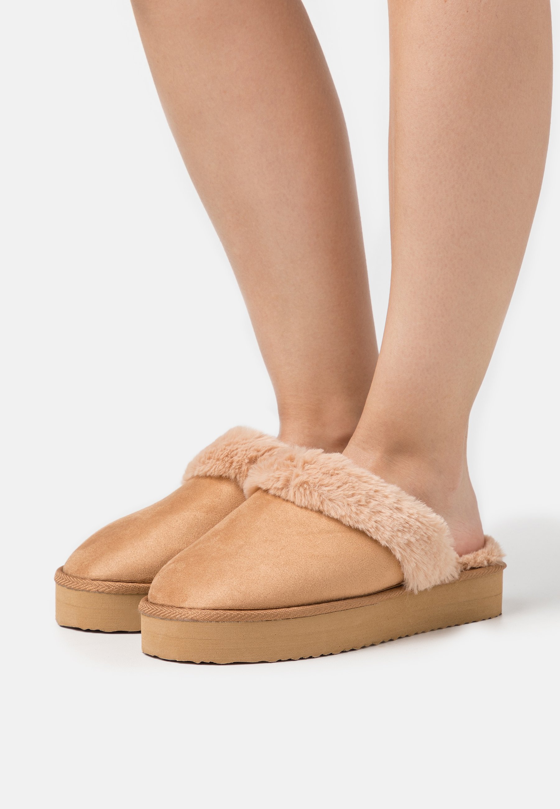 PLATFORM - Slippers