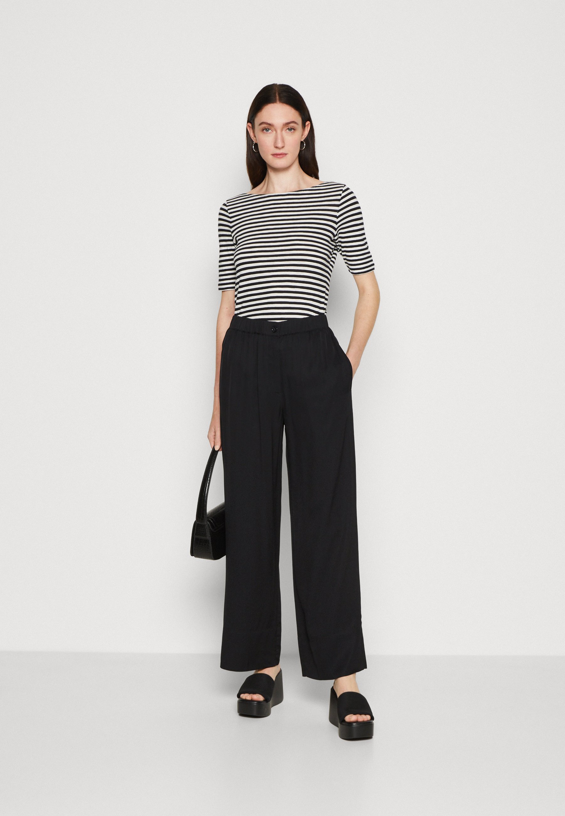 PANTS WIDE LEG ELASTIC WAISTBAND PATCH POCKET - Trousers