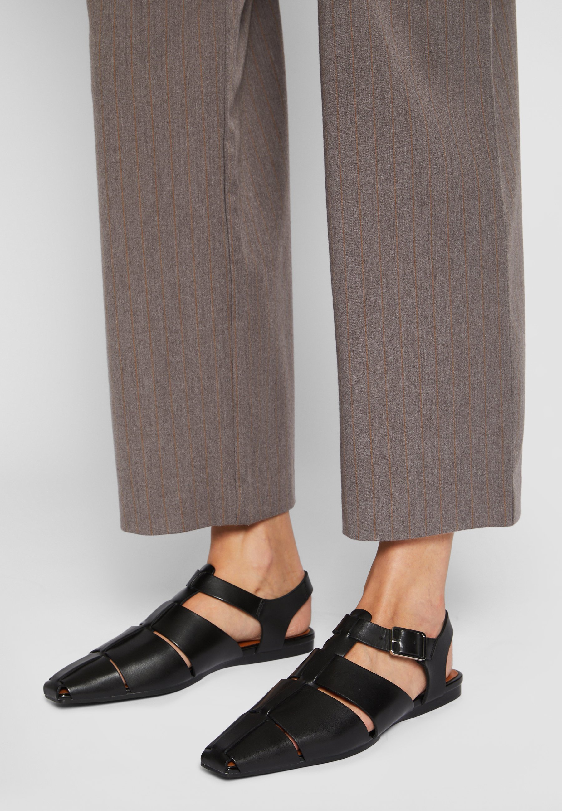 WIOLETTA - Slip-ons