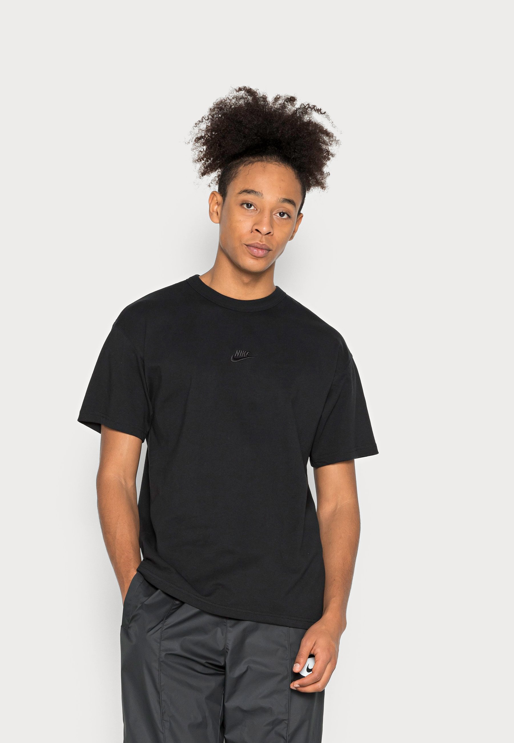 TEE - Basic T-shirt