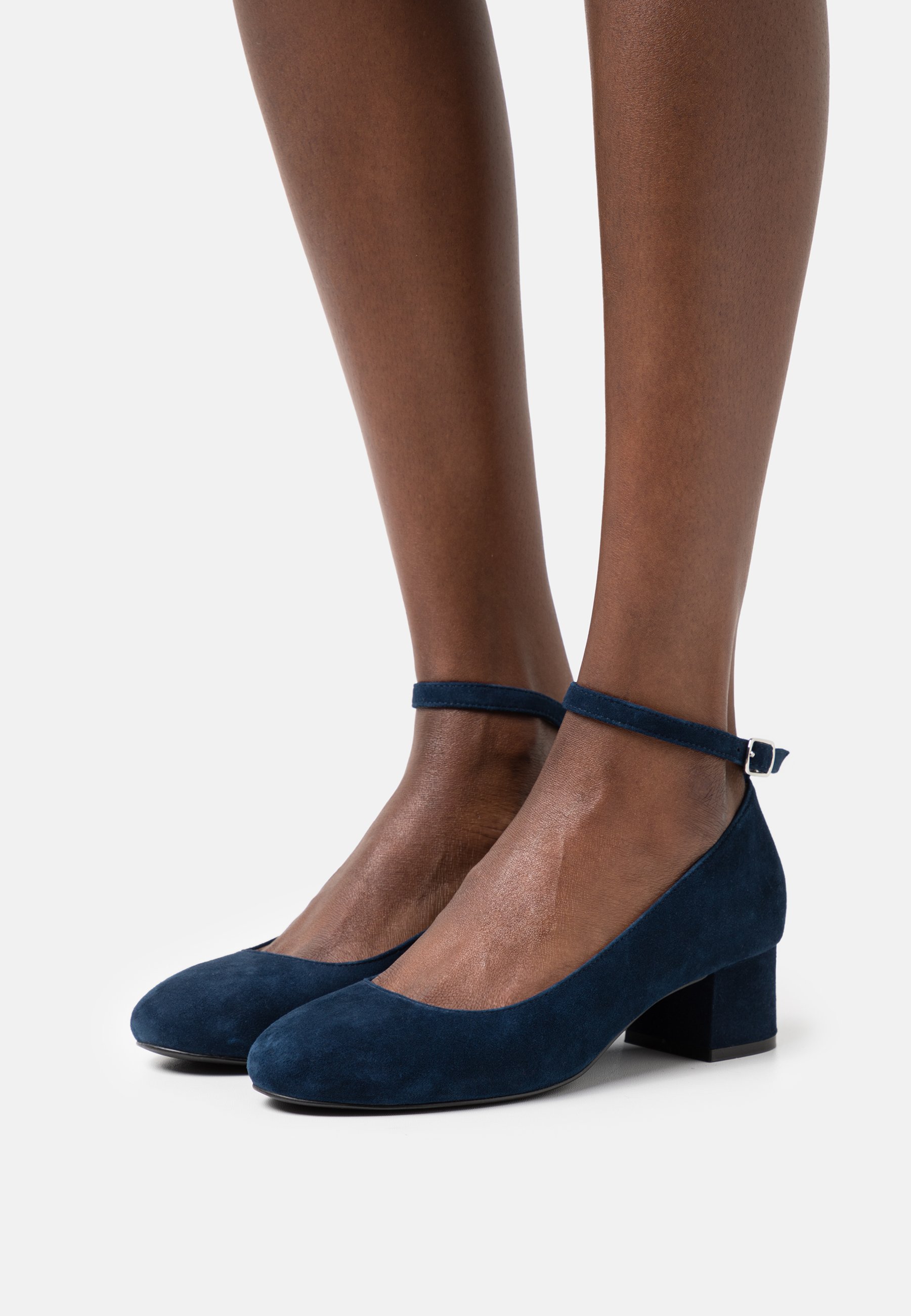 LEATHER- Classic heels