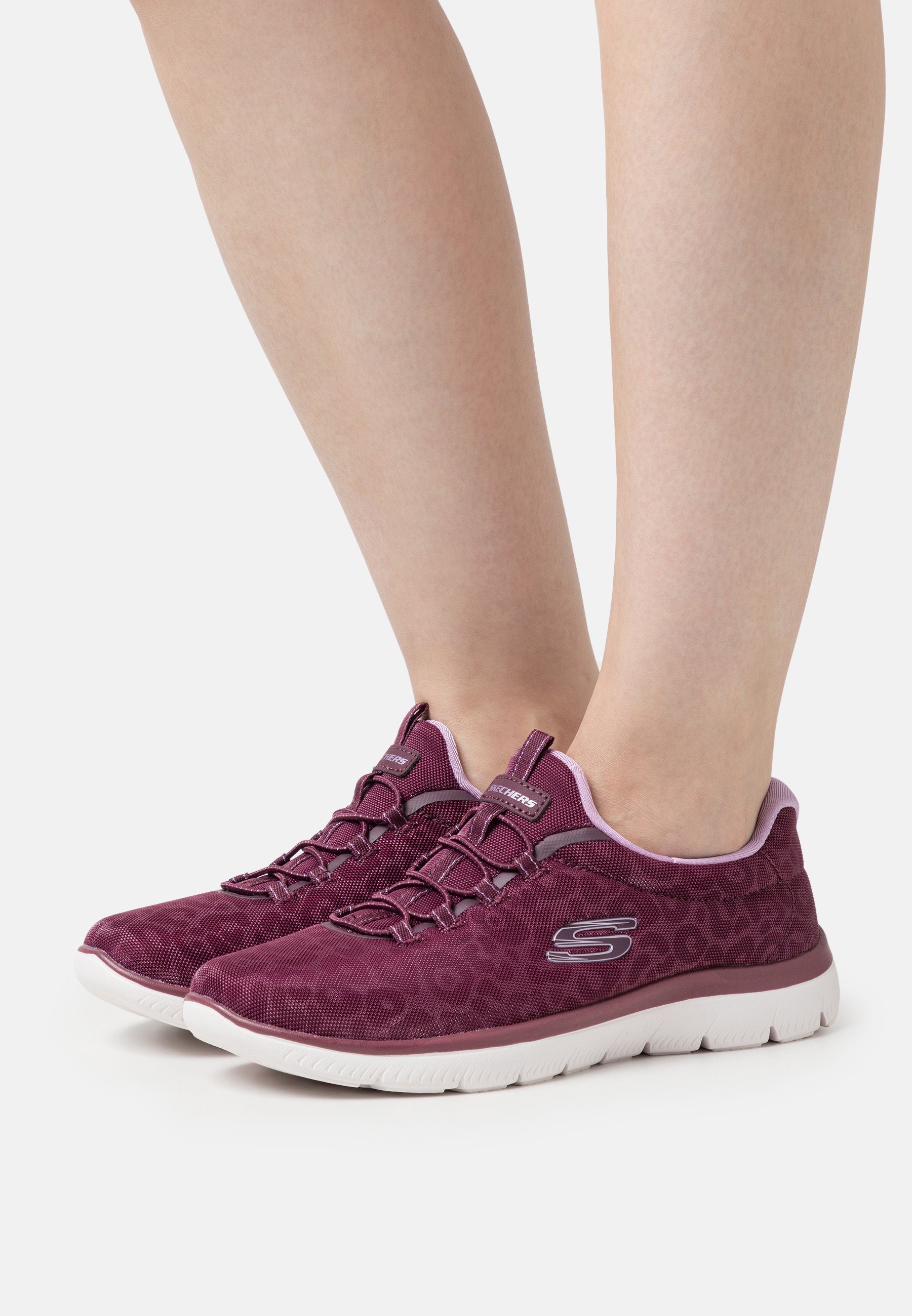 SUMMITS - Slip-ons