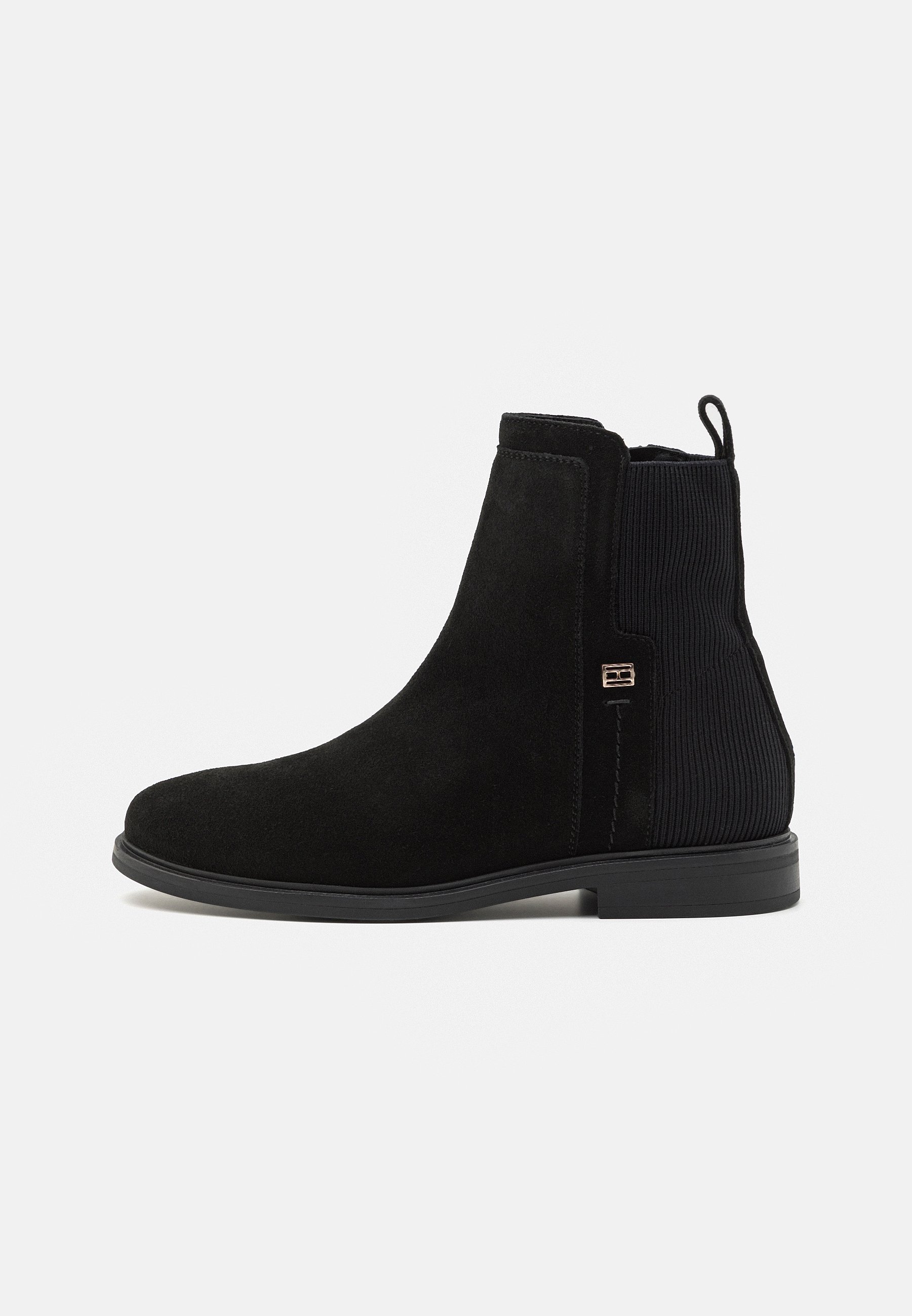 ESSENTIALS BOOT - Classic ankle boots