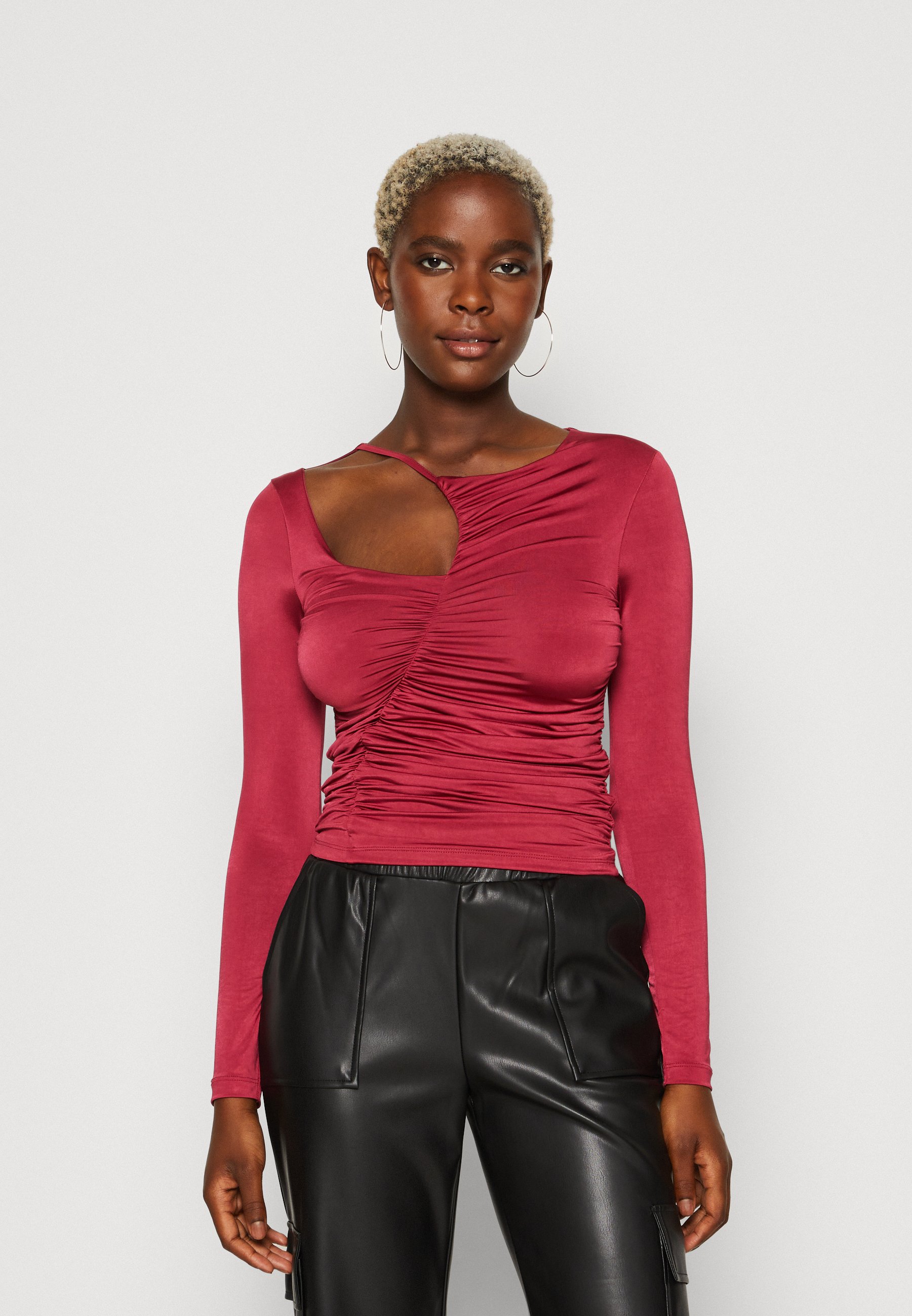 Long sleeved top