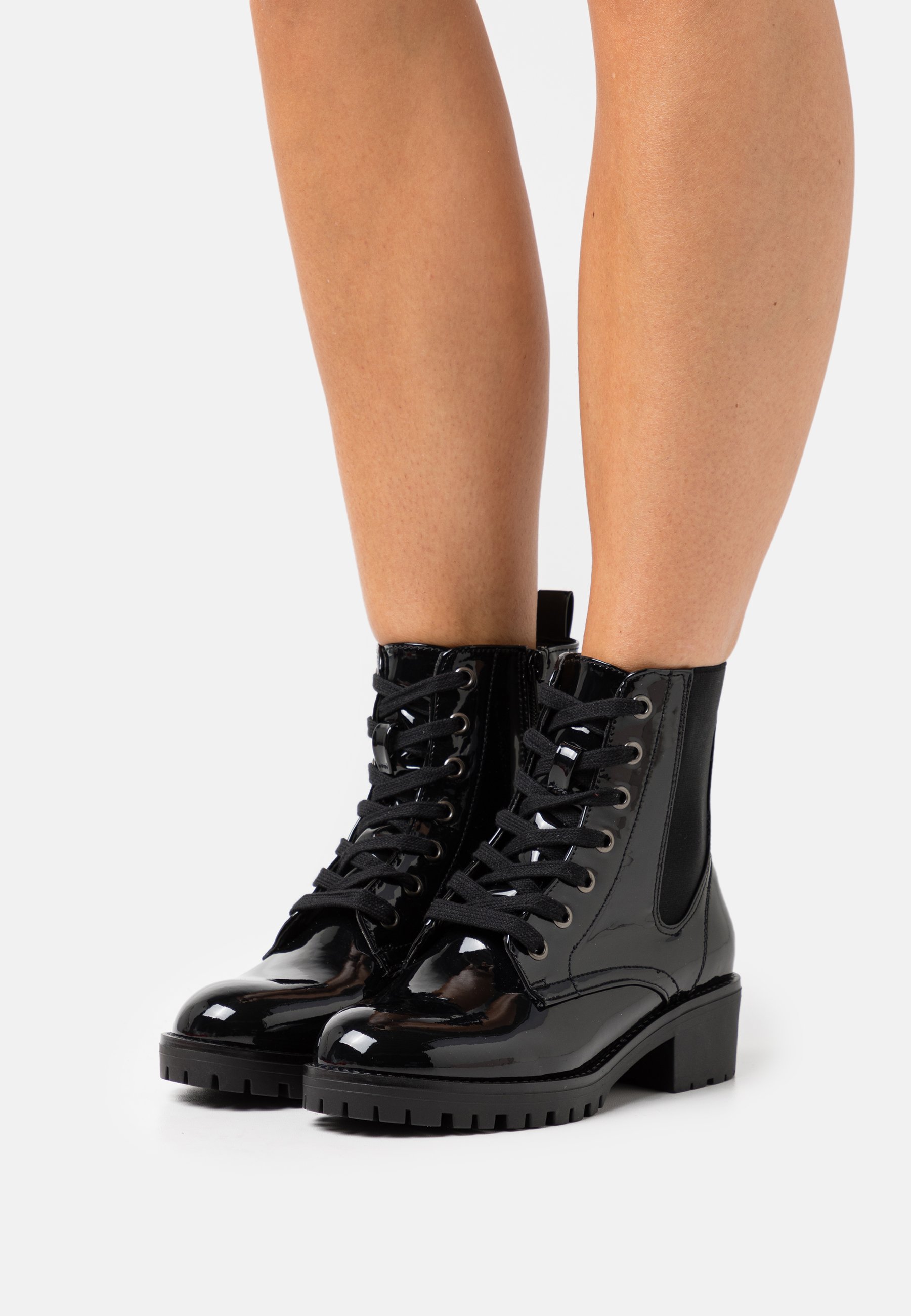 COMFORT - Lace-up ankle boots