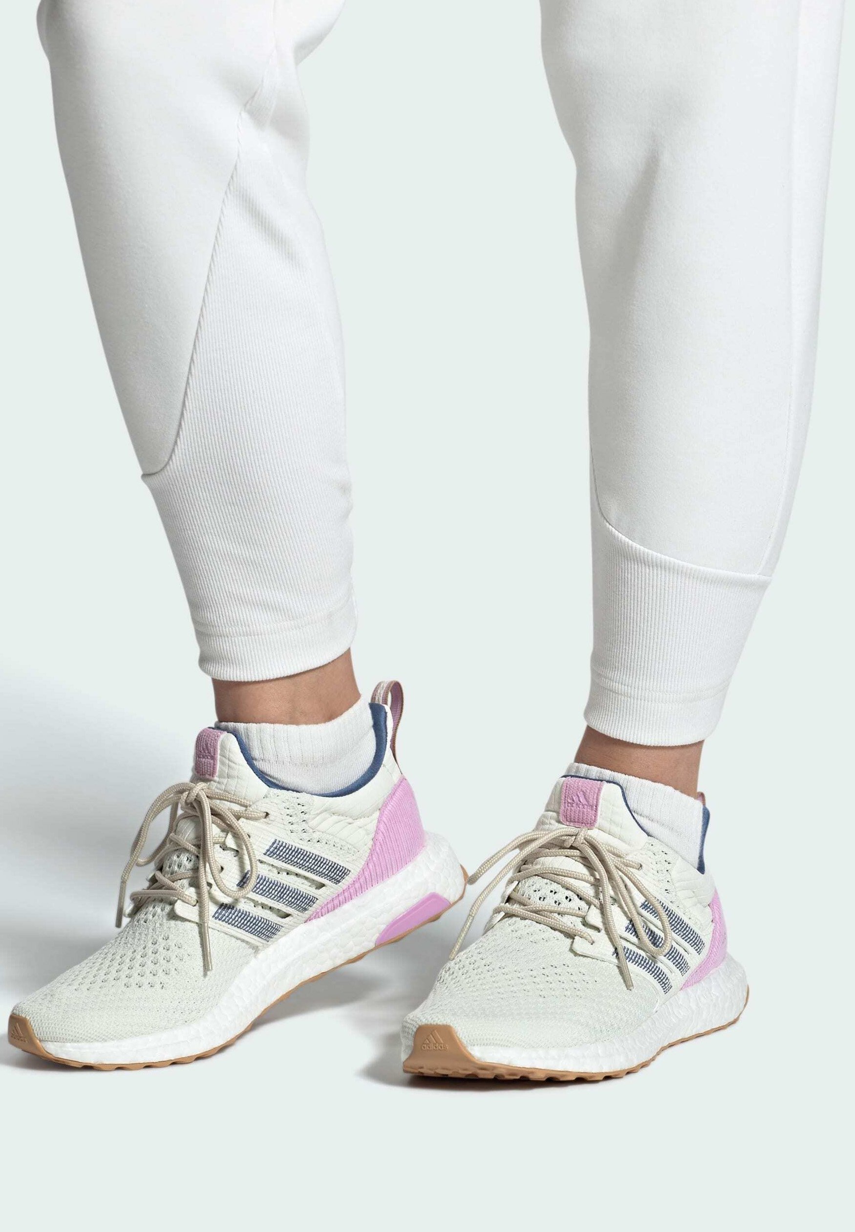 ULTRABOOST 1.0 - Stabilty running shoes
