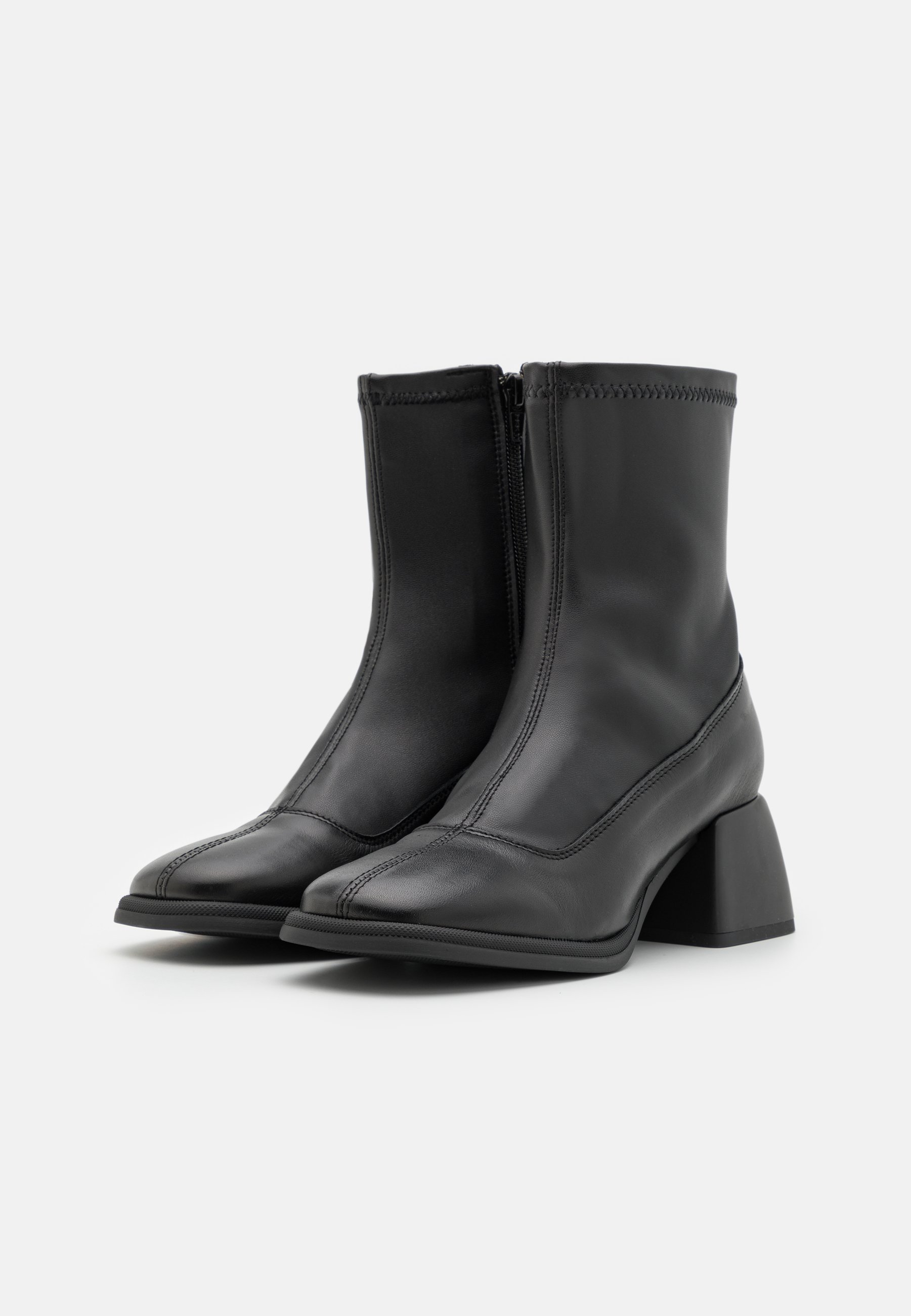 LEATHER- Classic ankle boots