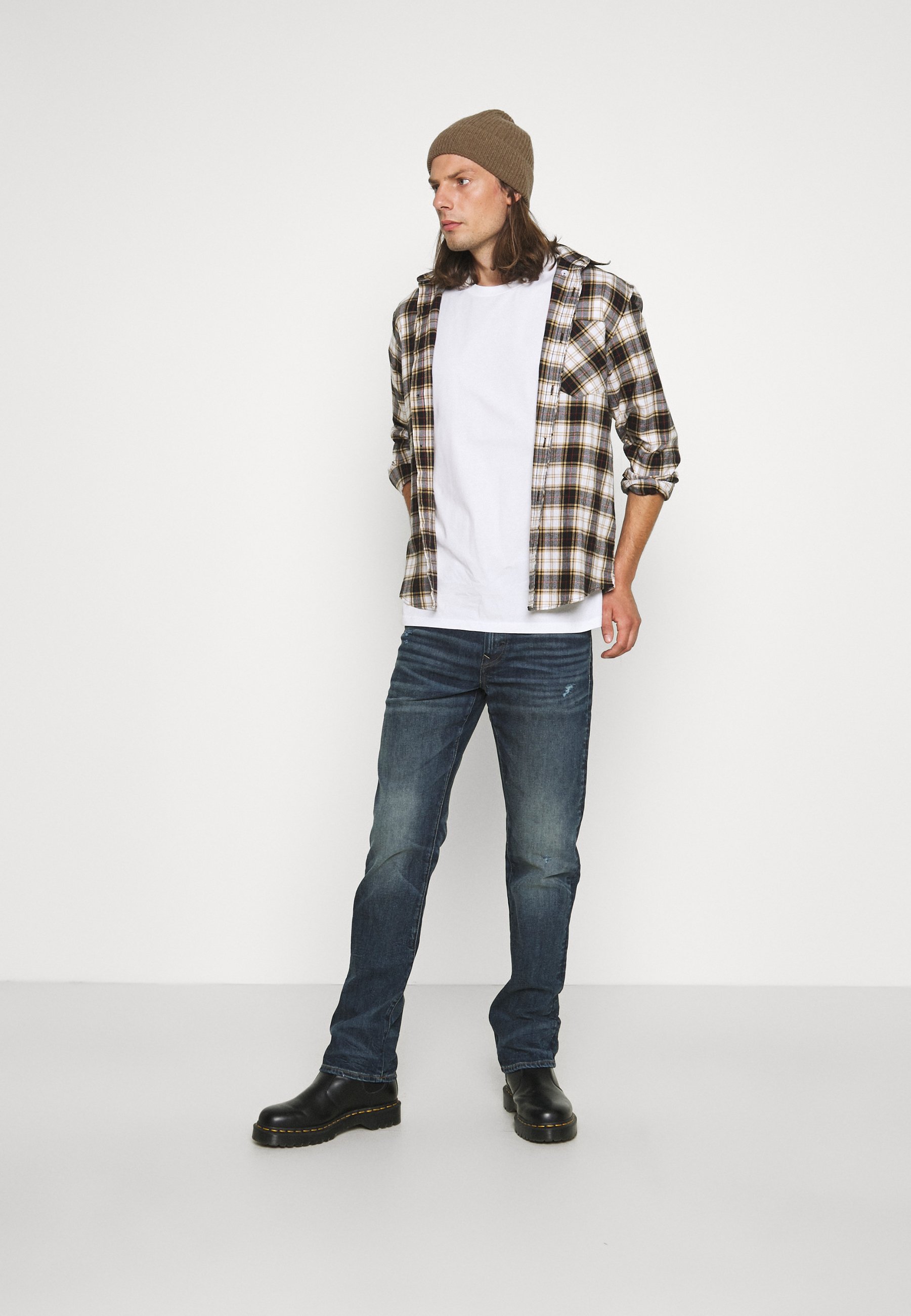 BASE- Basic T-shirt