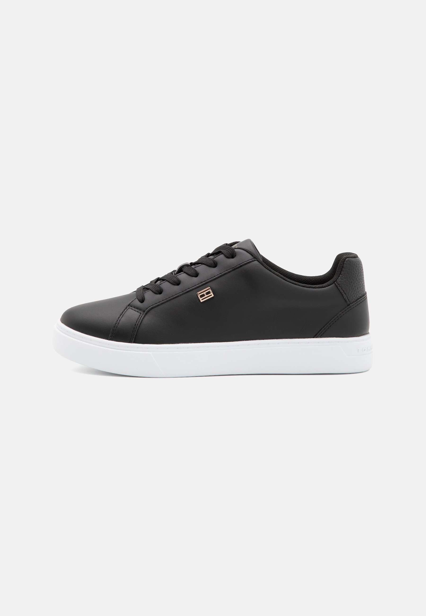 ESSENTIAL COURT - Trainers