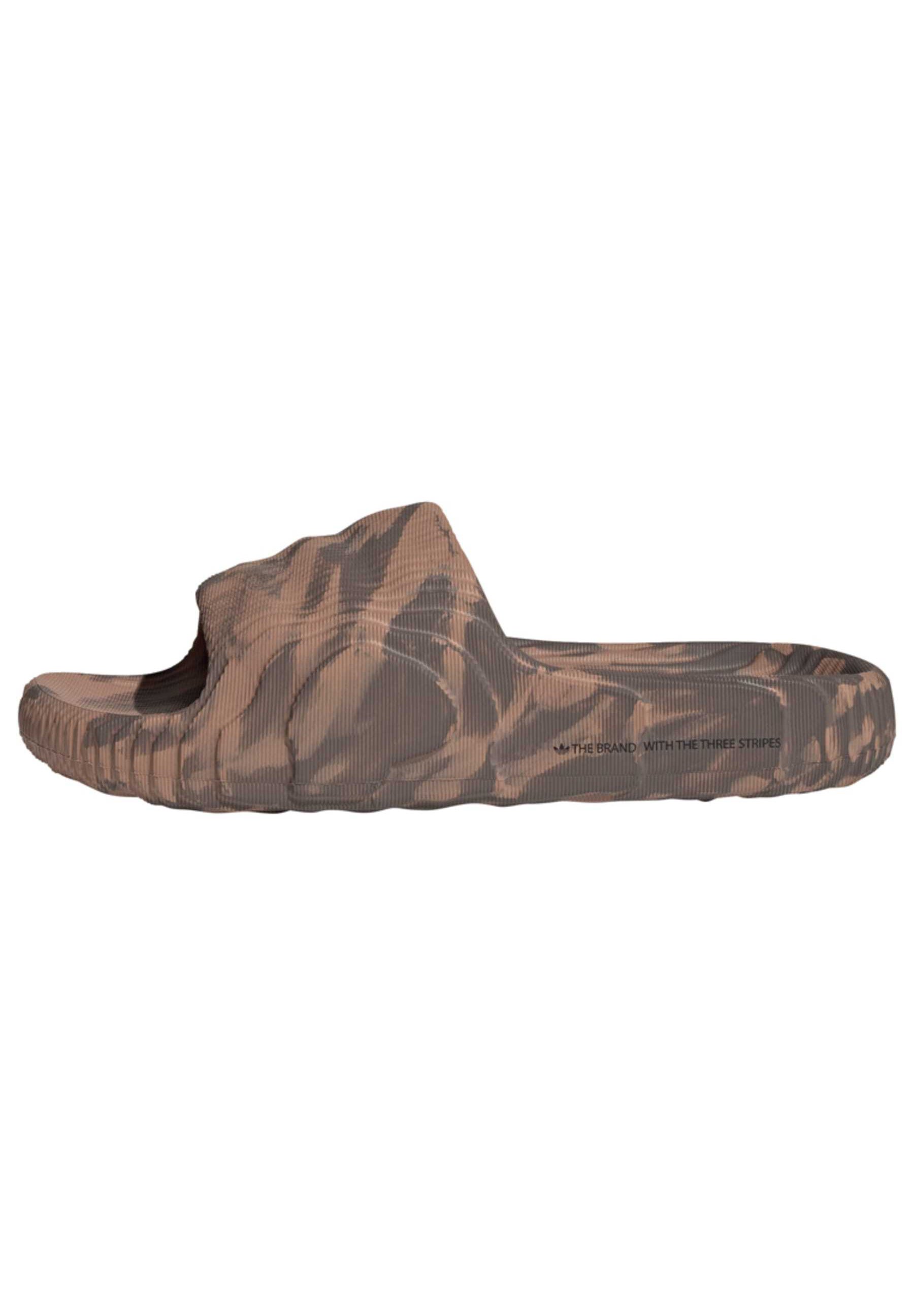 ADILETTE 22 - Pool slides