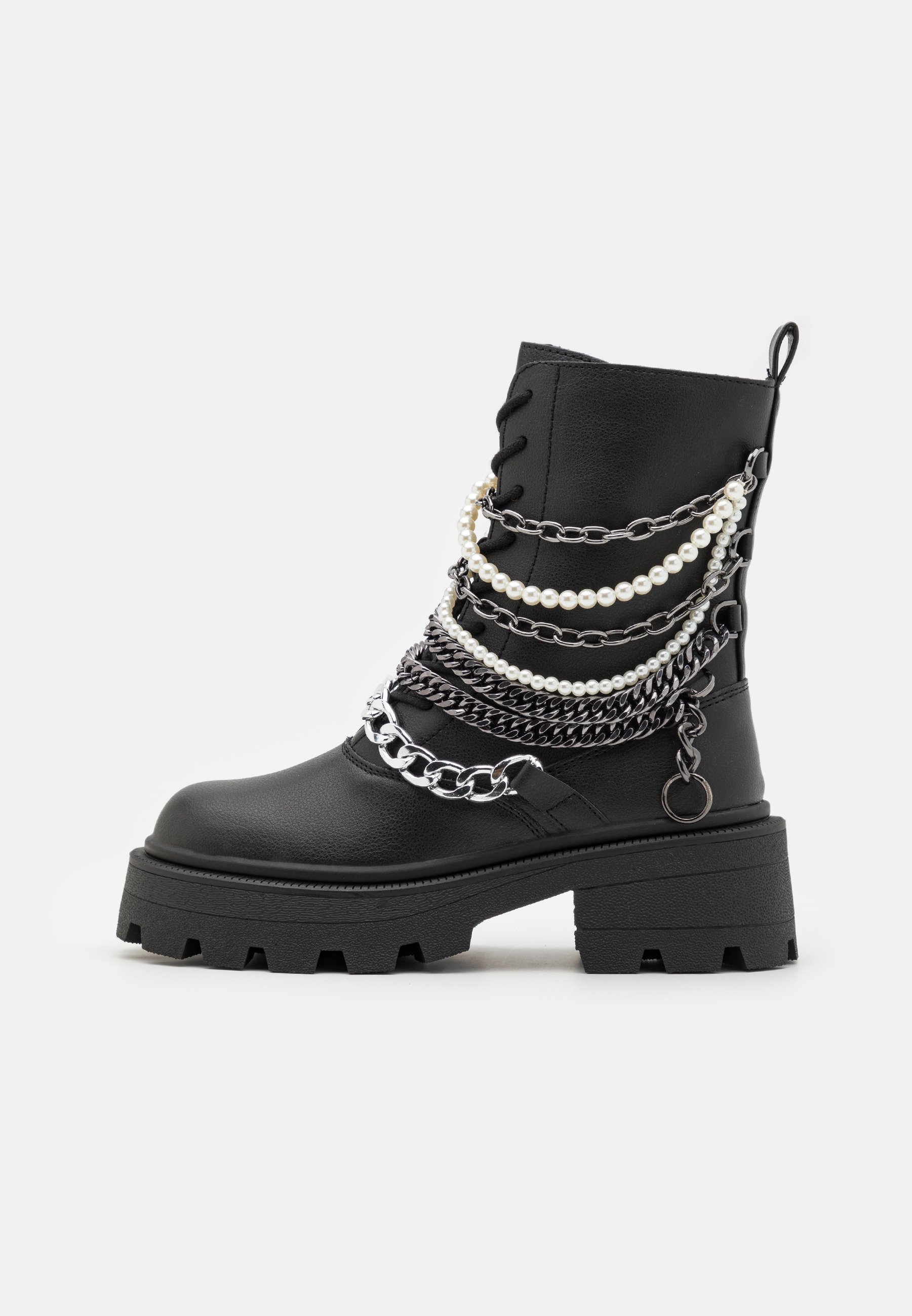 Cowboy/biker ankle boot