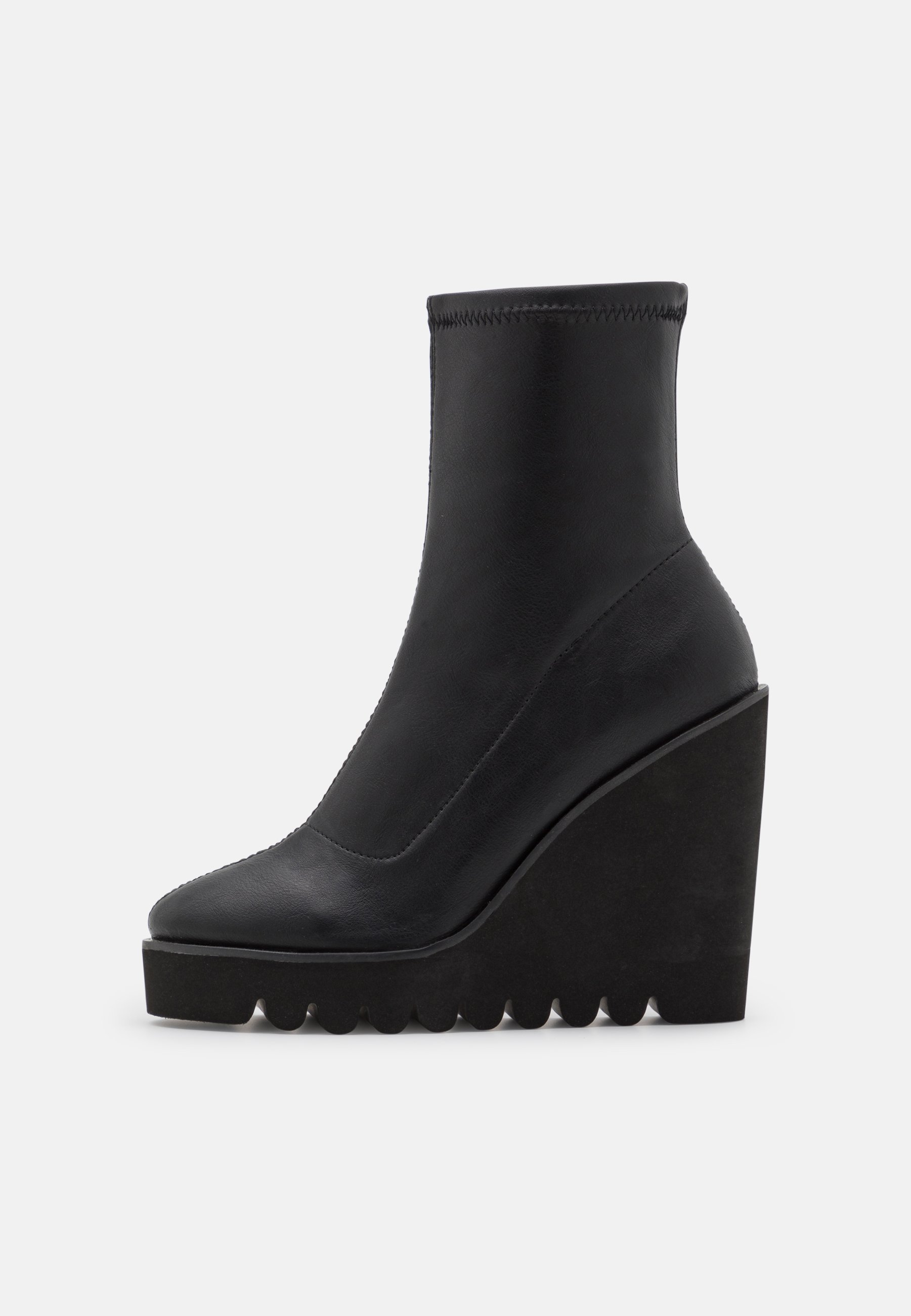 Platform ankle boots