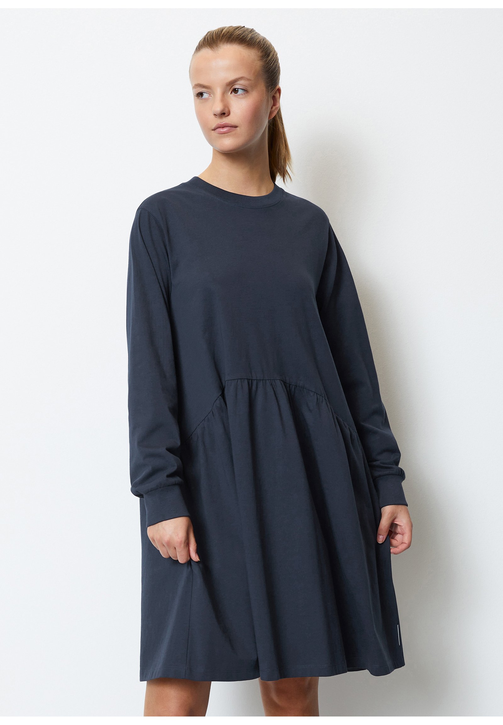 LONGSLEEVE RUFFLED HEM - Jersey dress