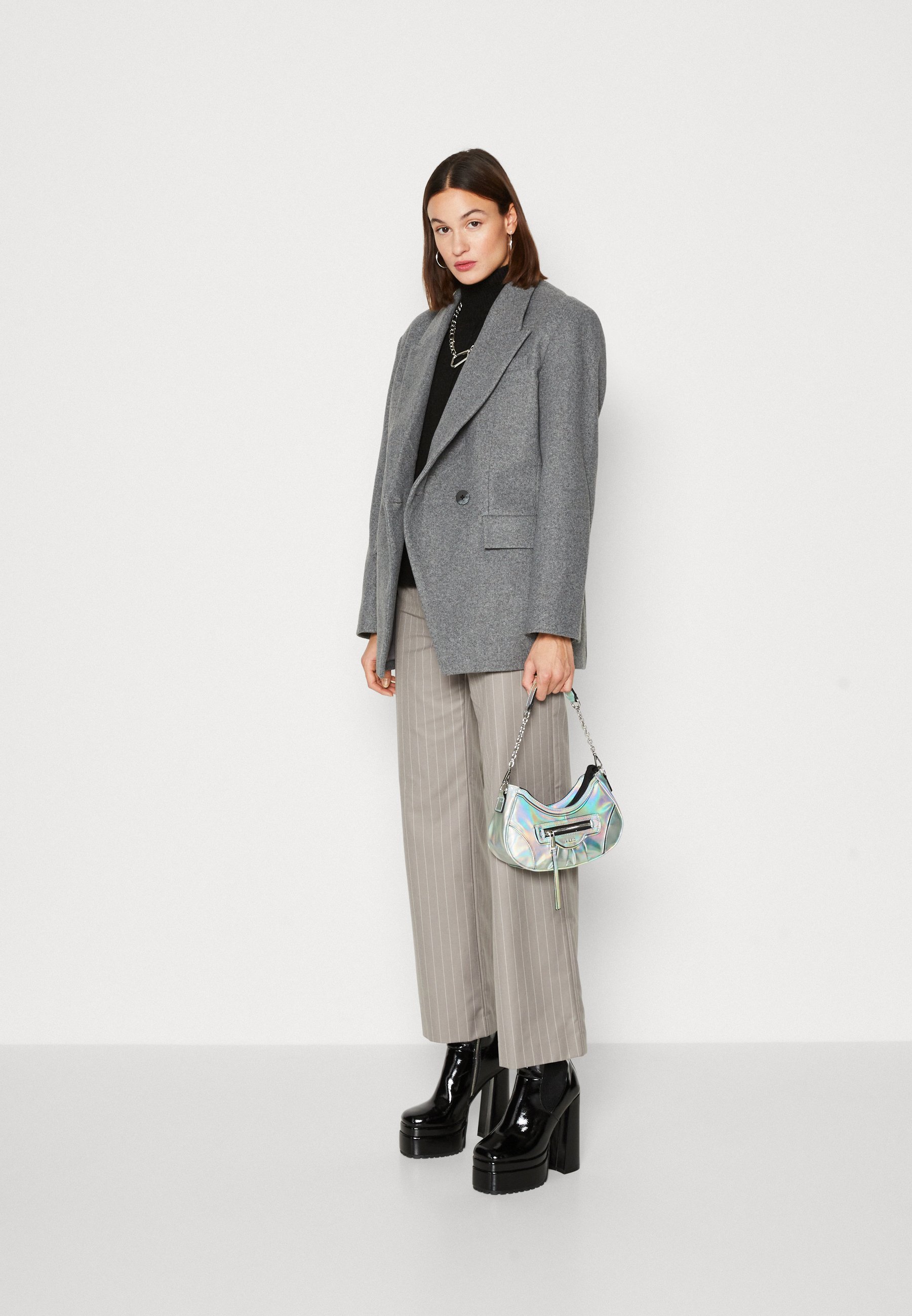 Short coat