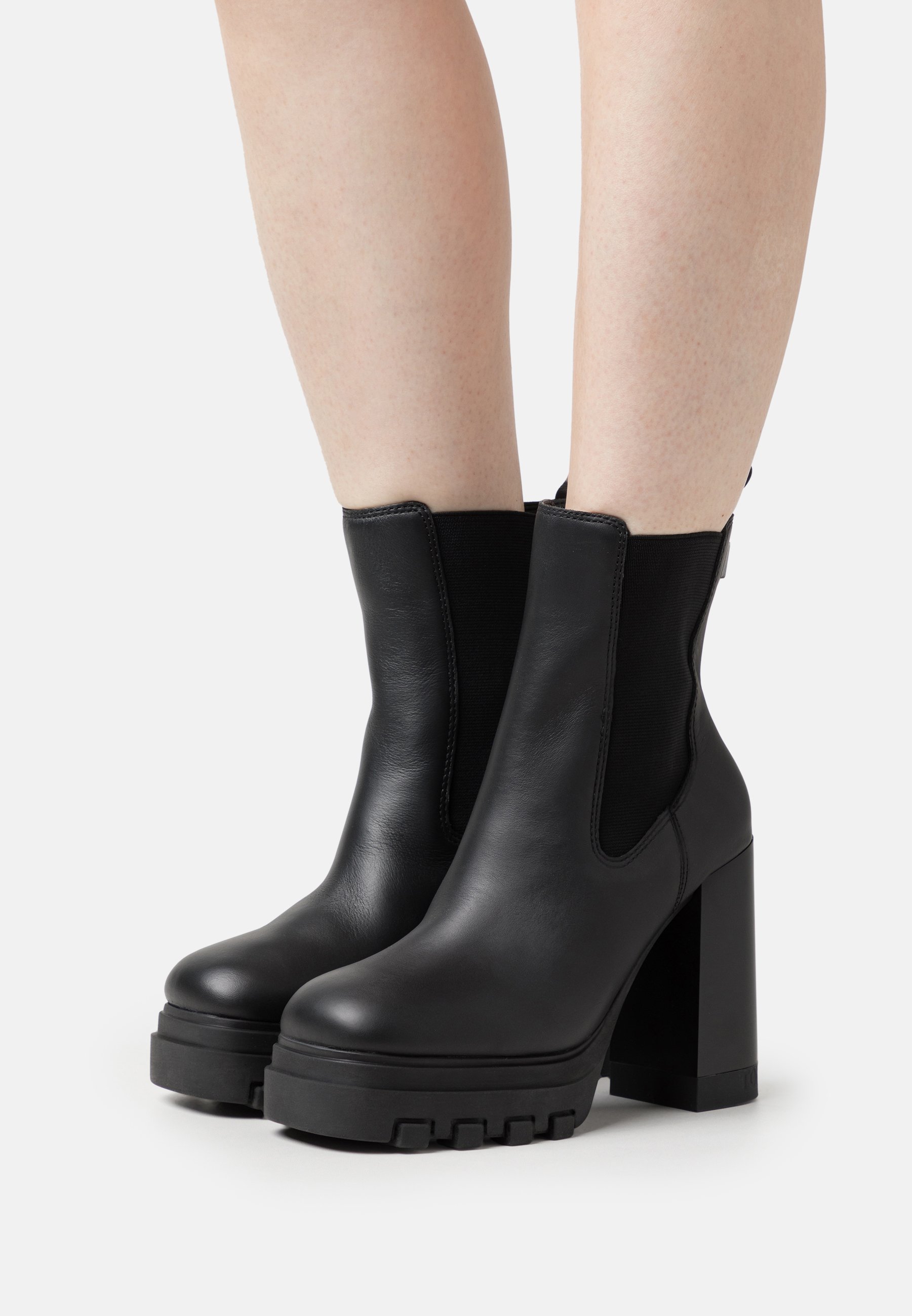 CHELSEA - Platform ankle boots