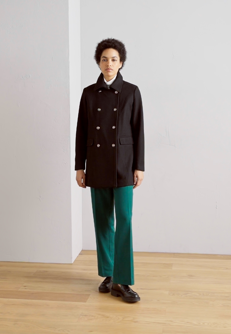 Short coat