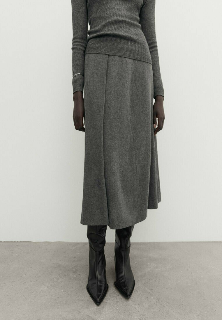 Pleated skirt