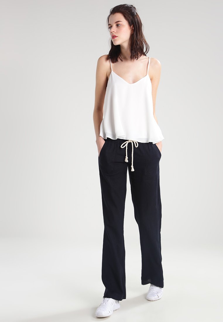 OCEANSIDE PANT - Trousers