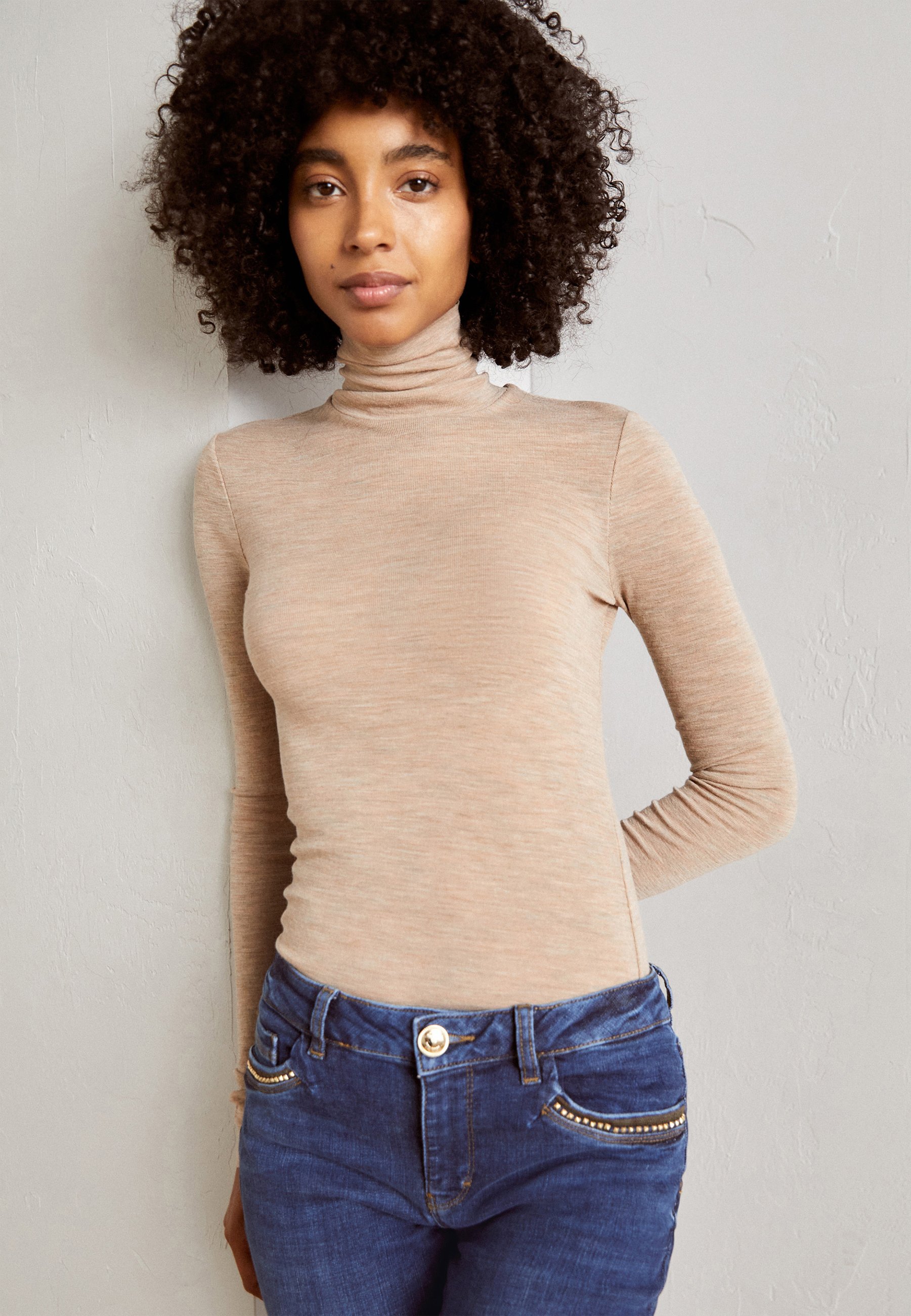 Long sleeved top