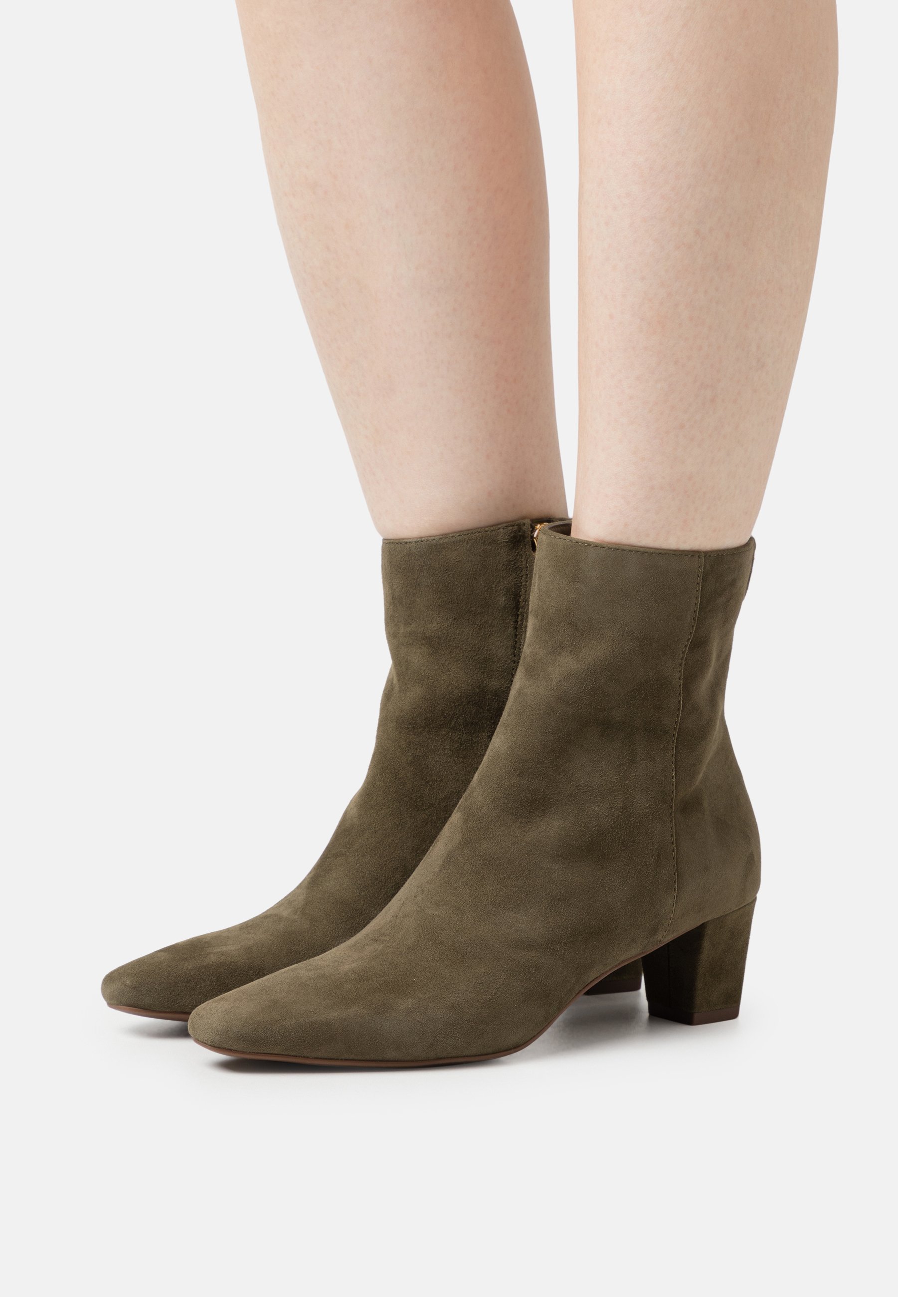 WILLA - Classic ankle boots