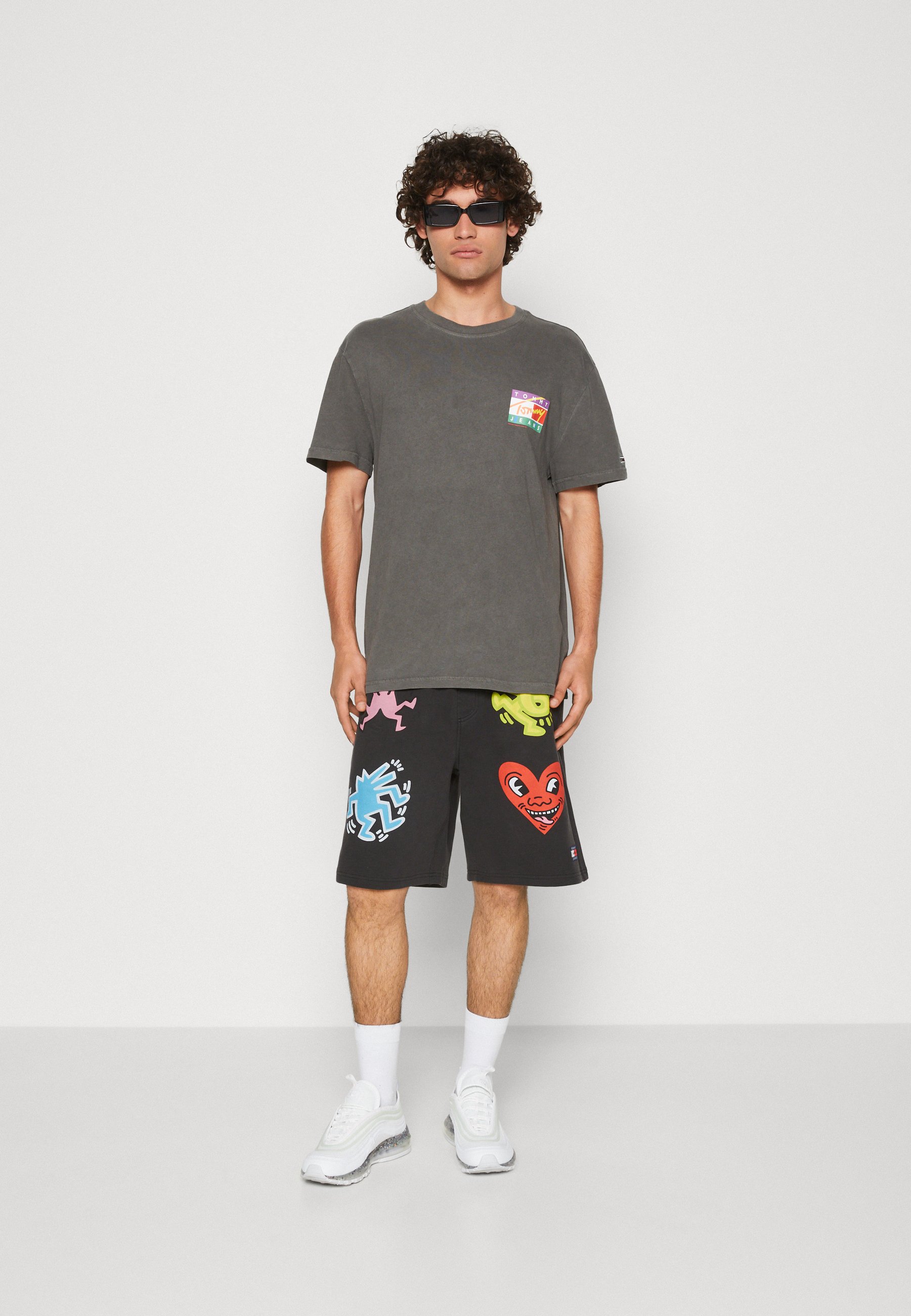 TOMMY JEANS X KEITH HARING UNISEX - Shorts