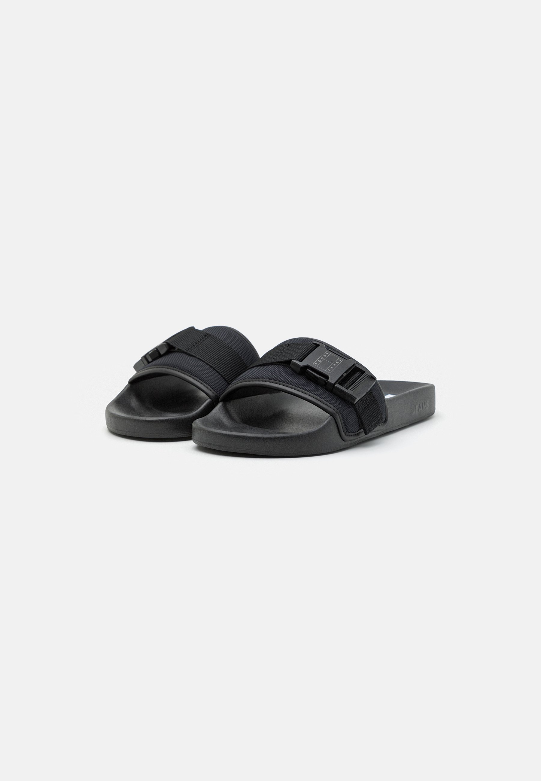 BUCKE- Mules
