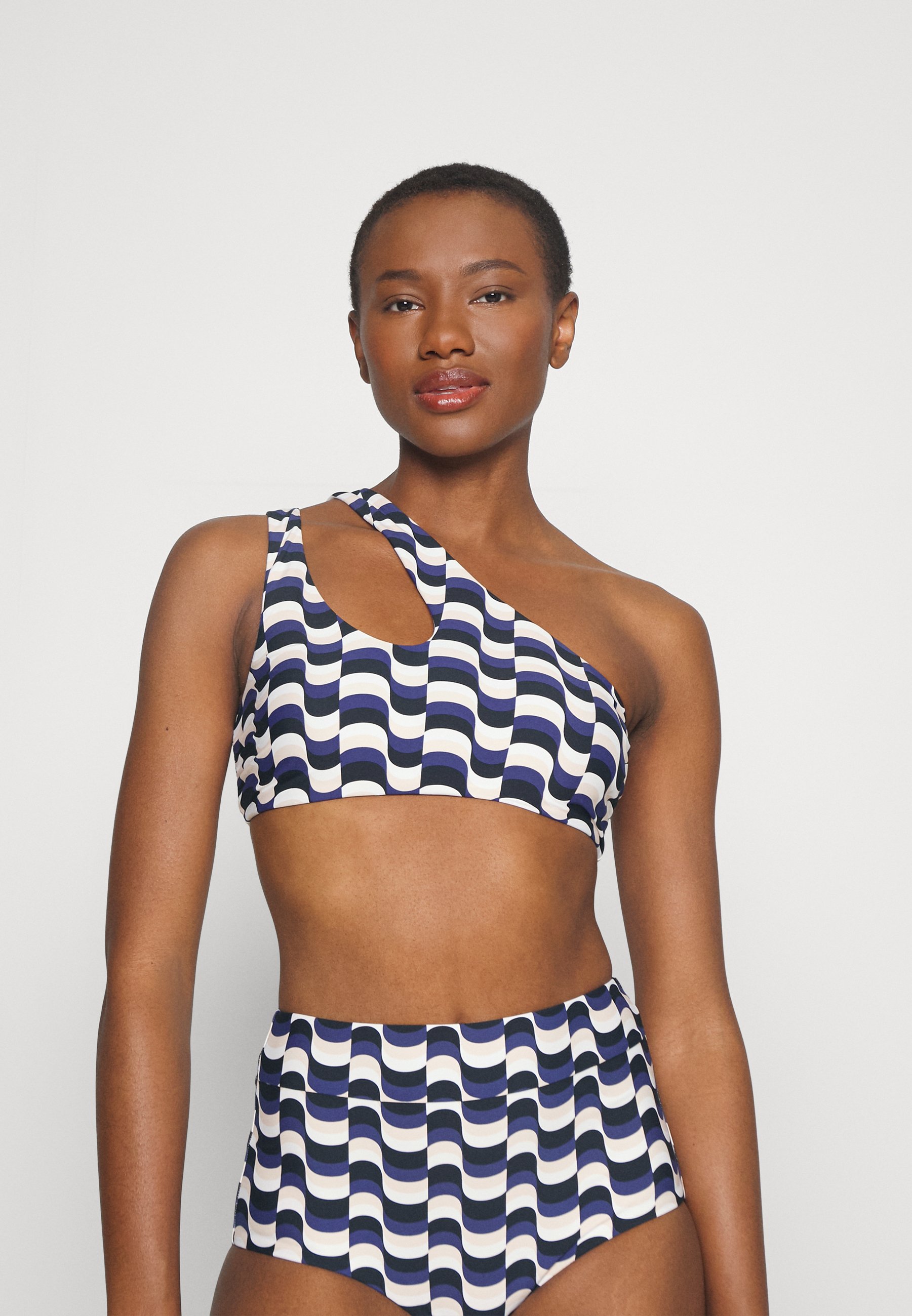 MODERN TAKE - Bikini top