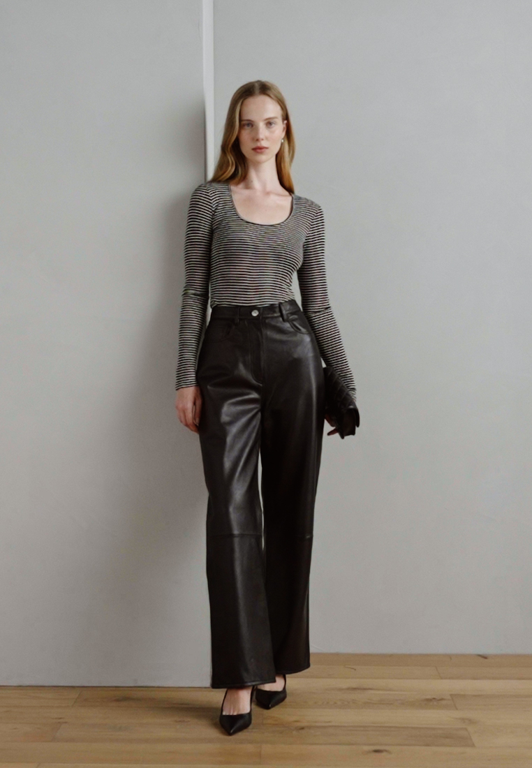 Long sleeved top