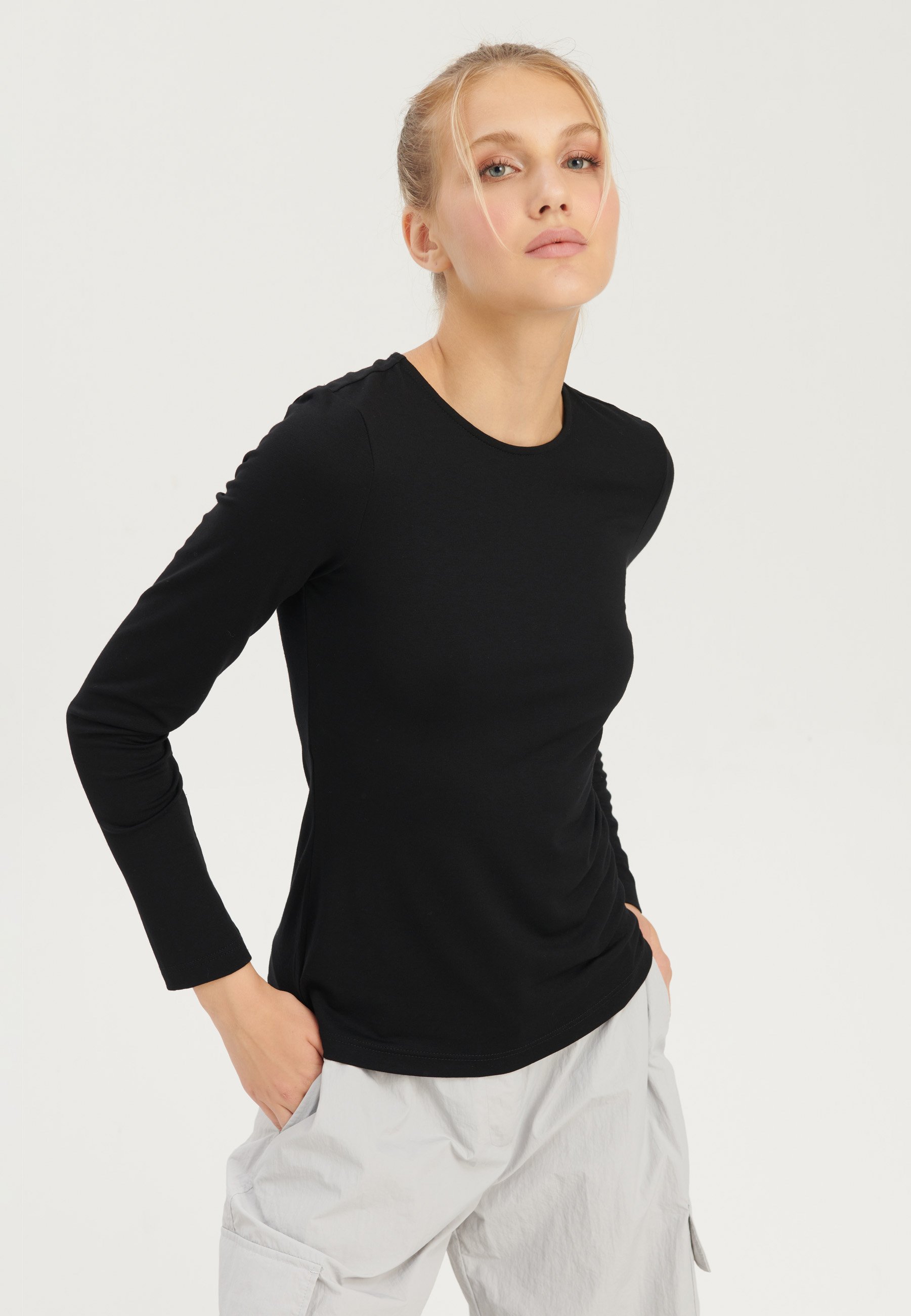 Long sleeved top