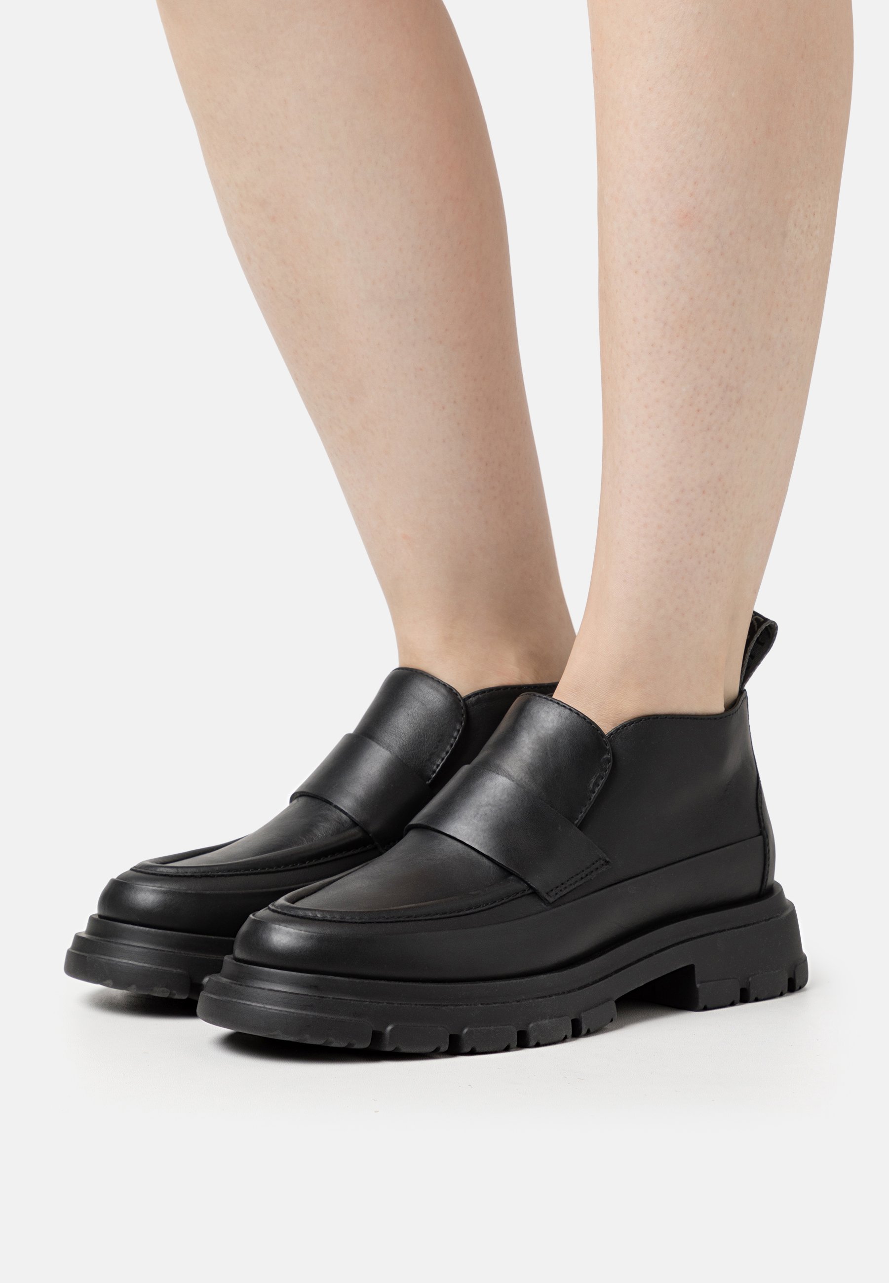 CHADO EASY - Slip-ons