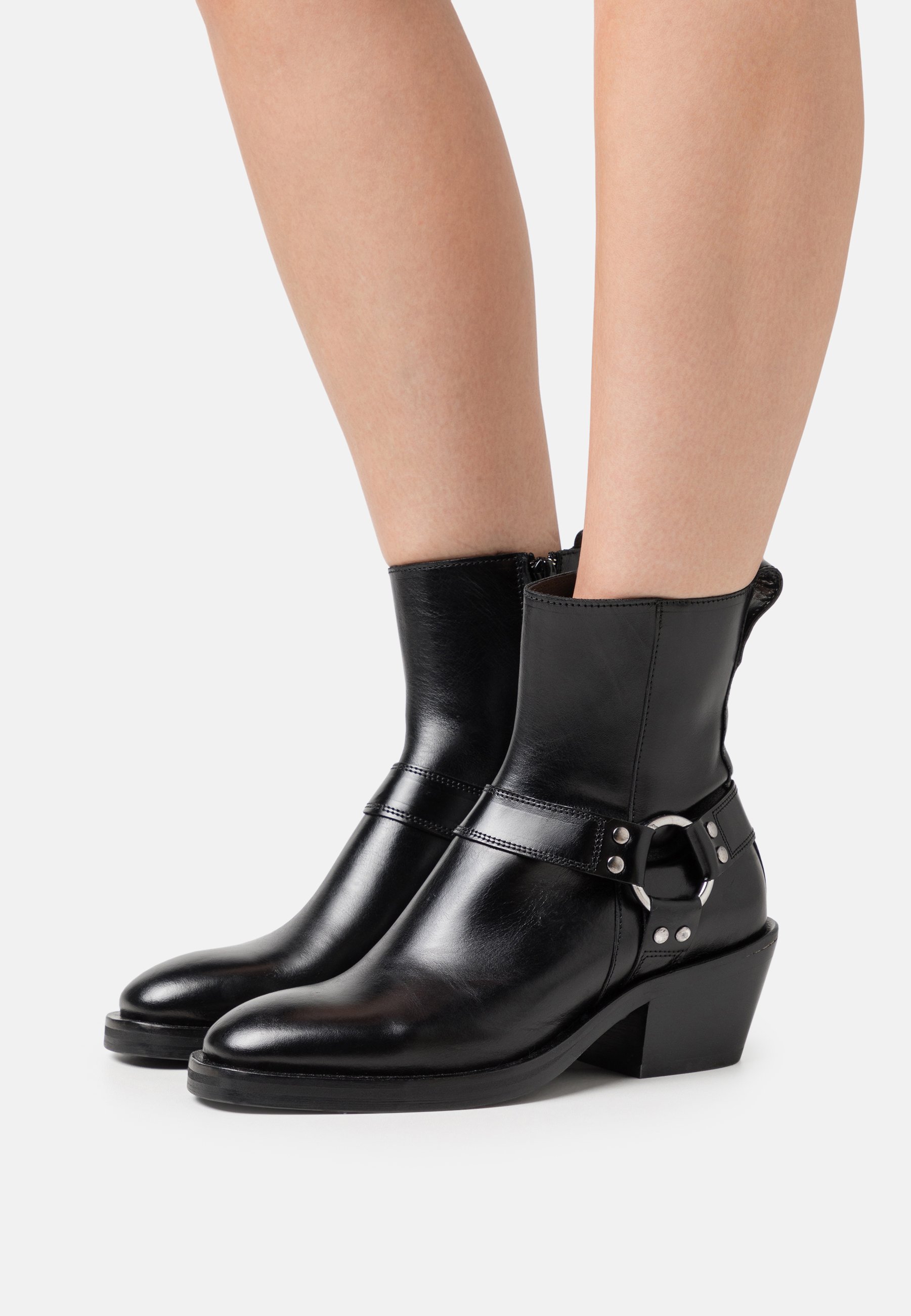 Cowboy/biker ankle boot