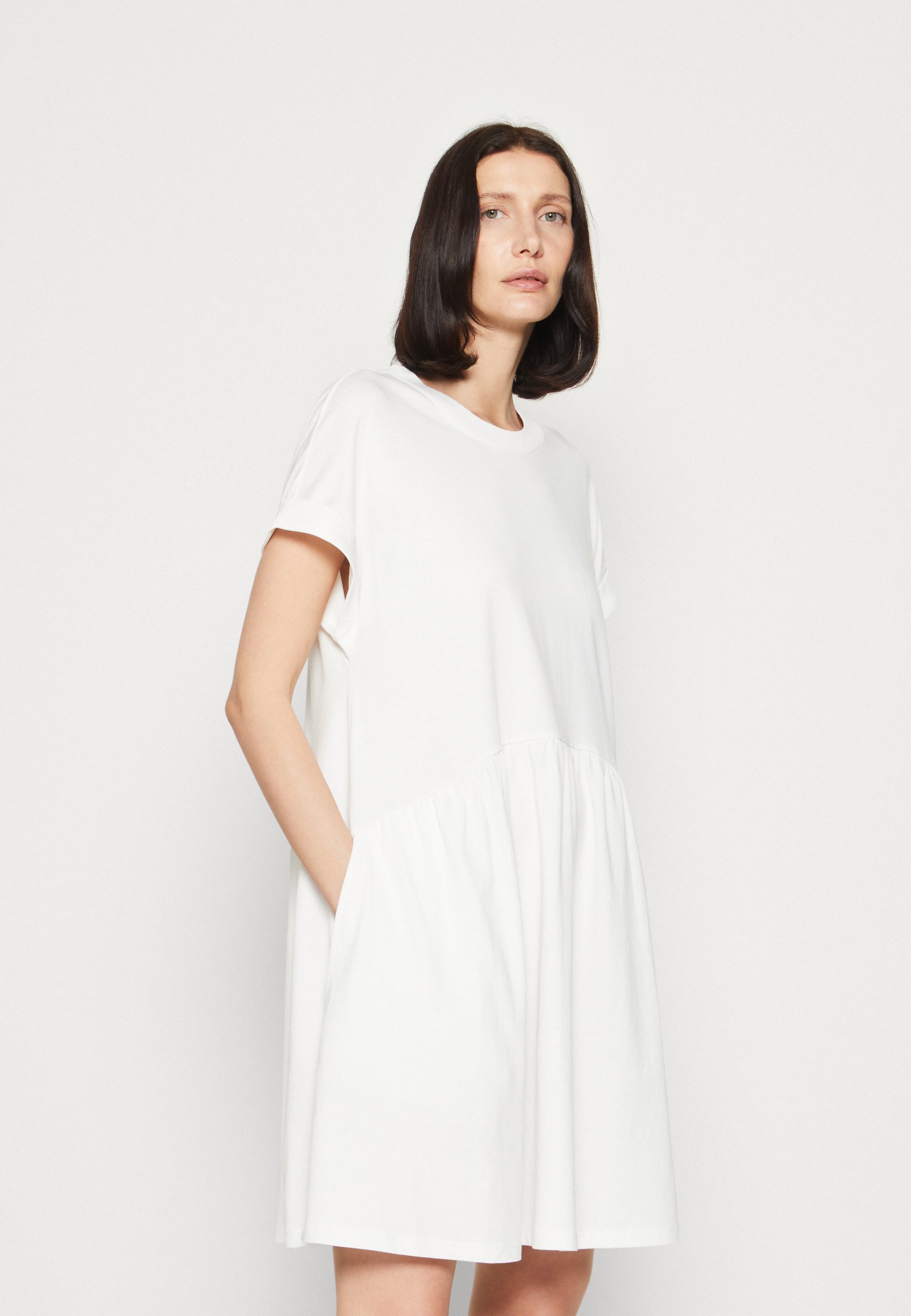DRESS RUFFLES - Jersey dress