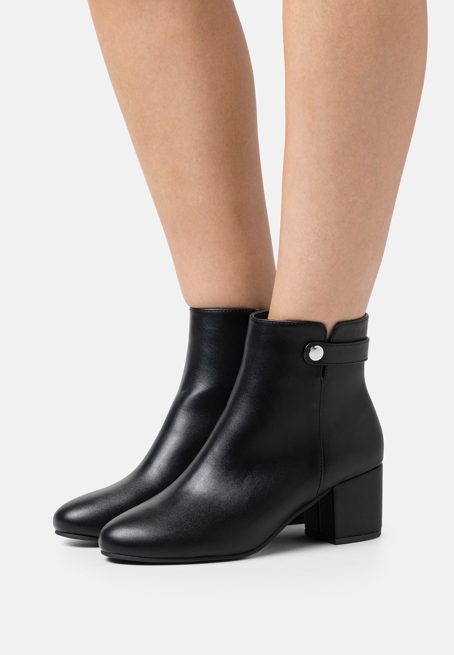 WIDE FIT - Classic ankle boots
