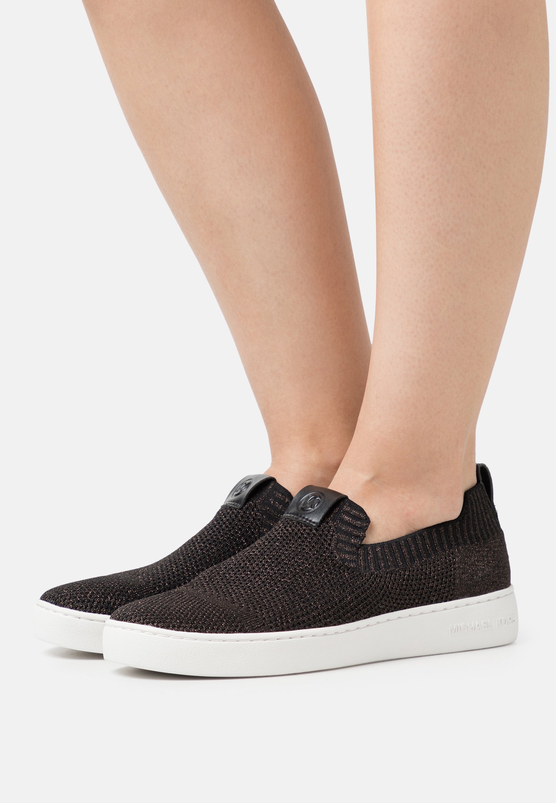 JUNO - Slip-ons