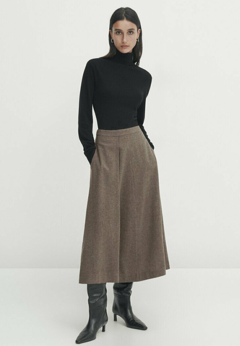 Pleated skirt