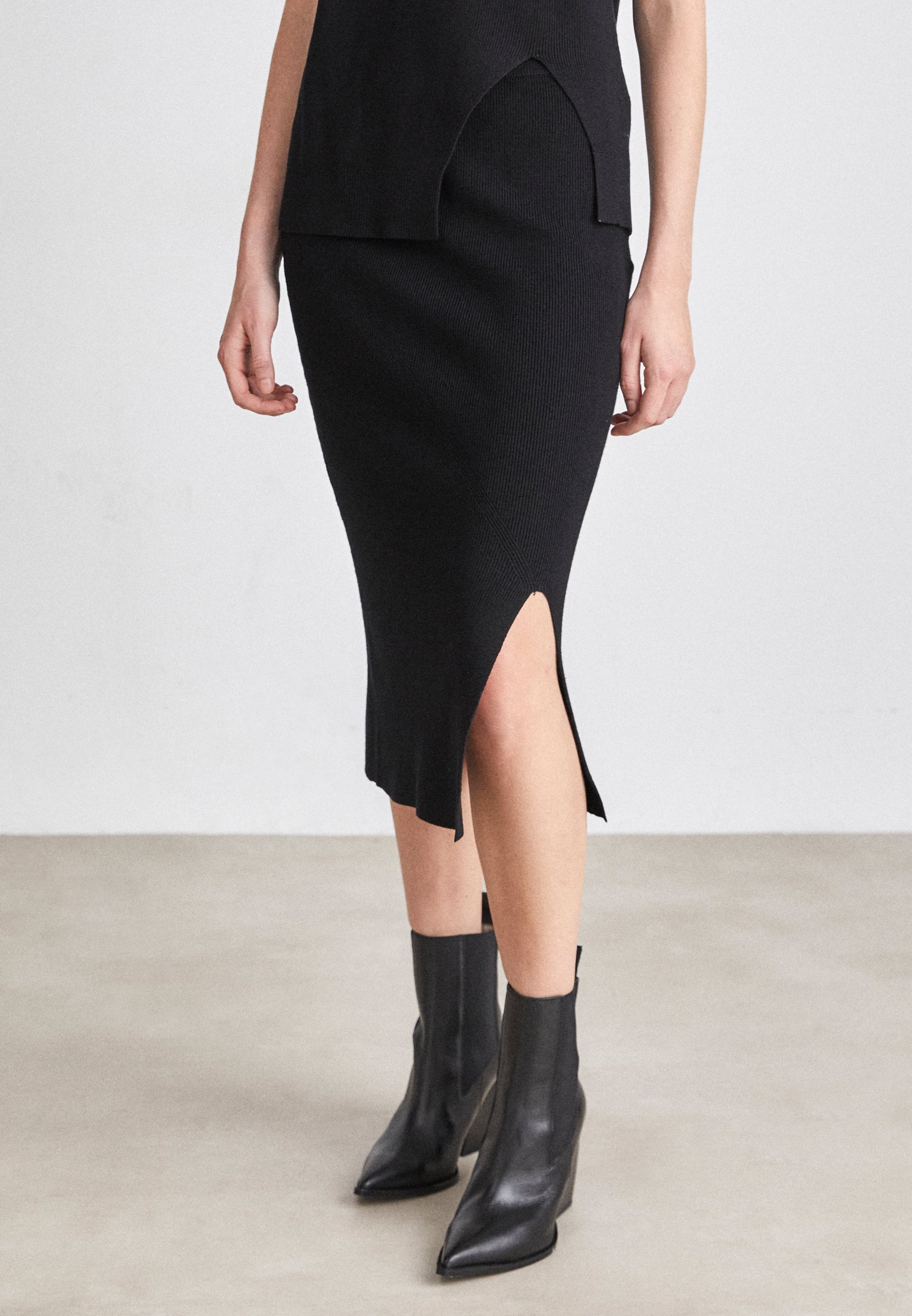 SPLIT FRONT TUBE SKIRT - Pencil skirt