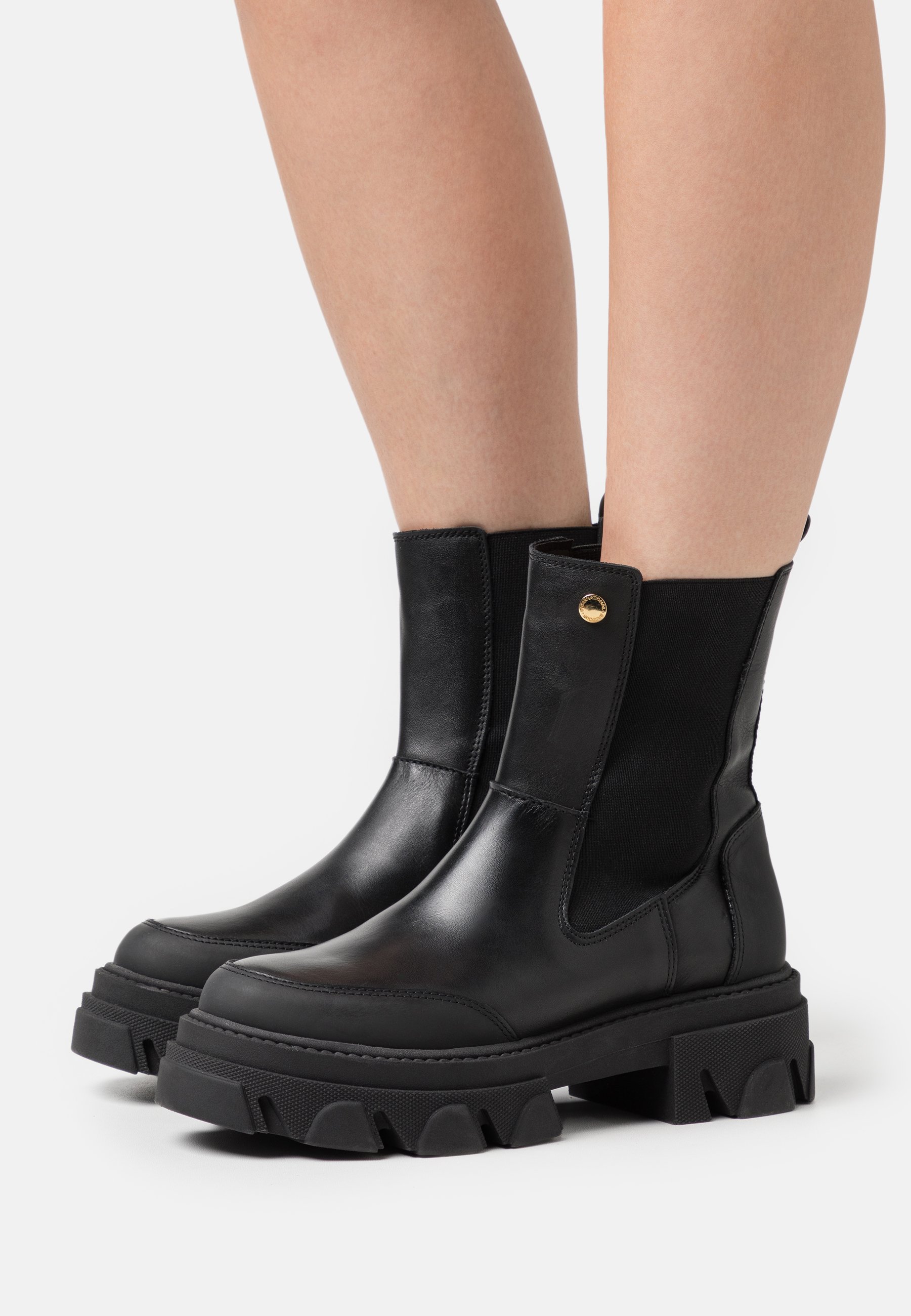 INTL CHICANE - Platform ankle boots