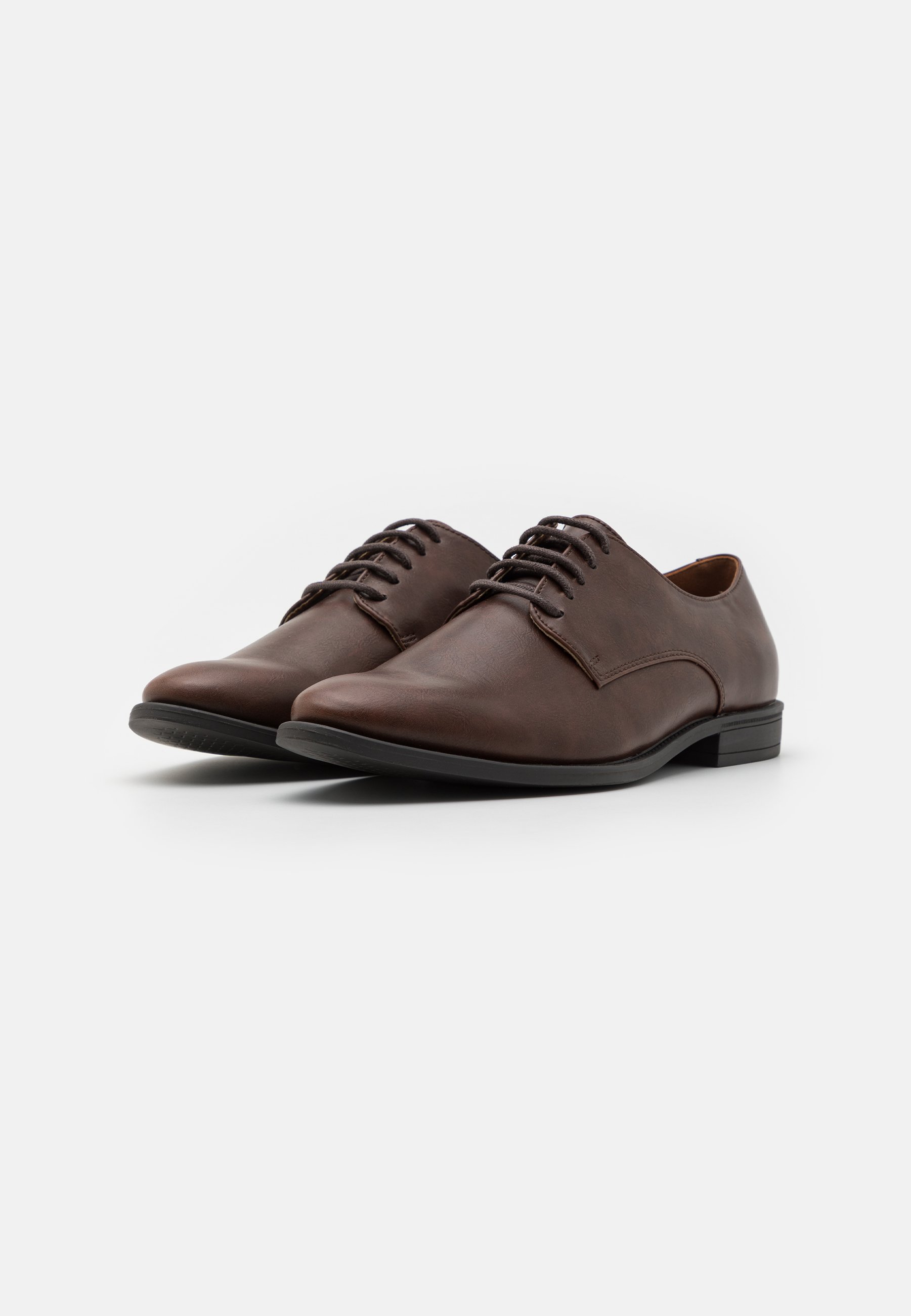 Smart lace-ups