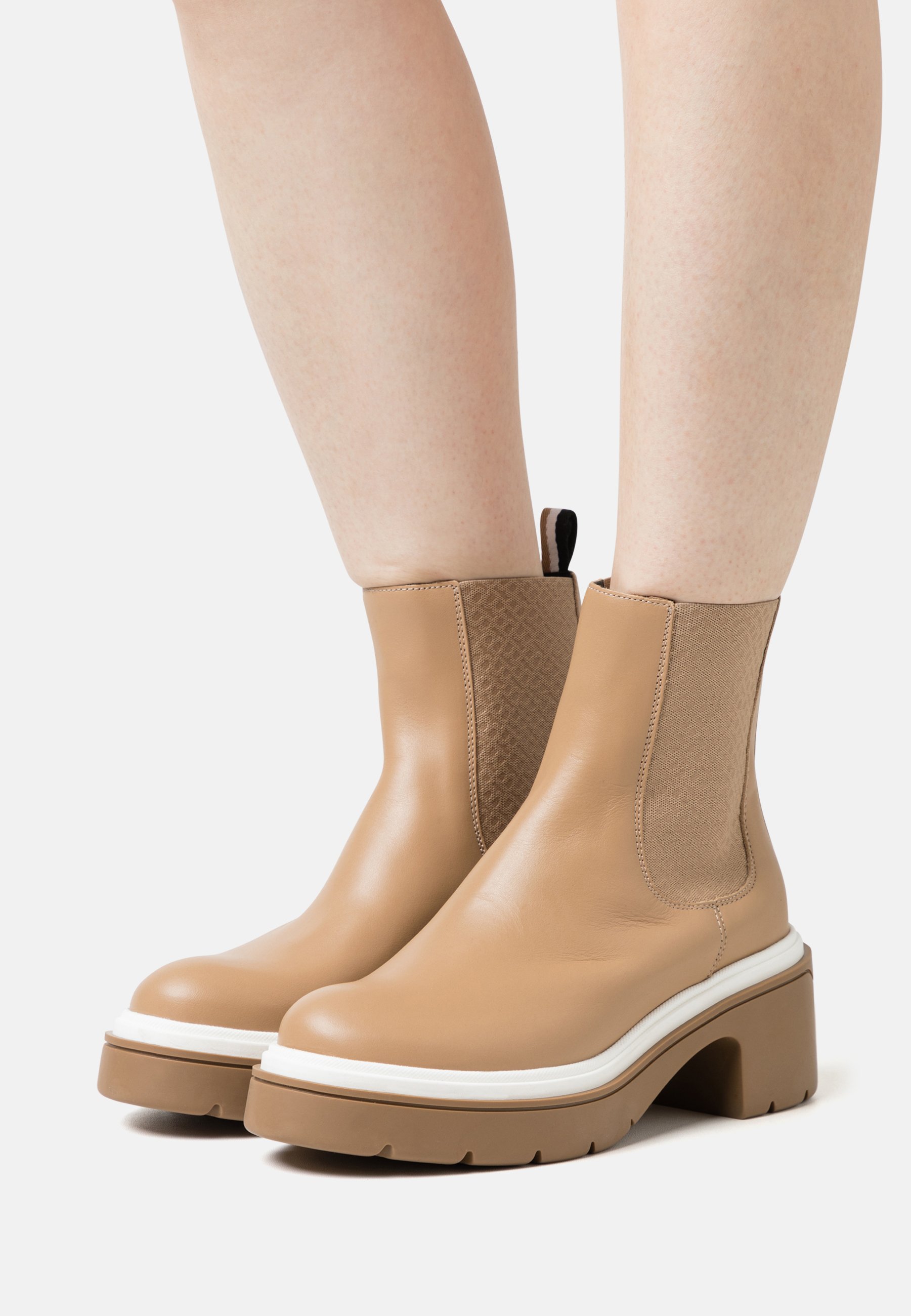 CAROL CHELSEA - Platform ankle boots